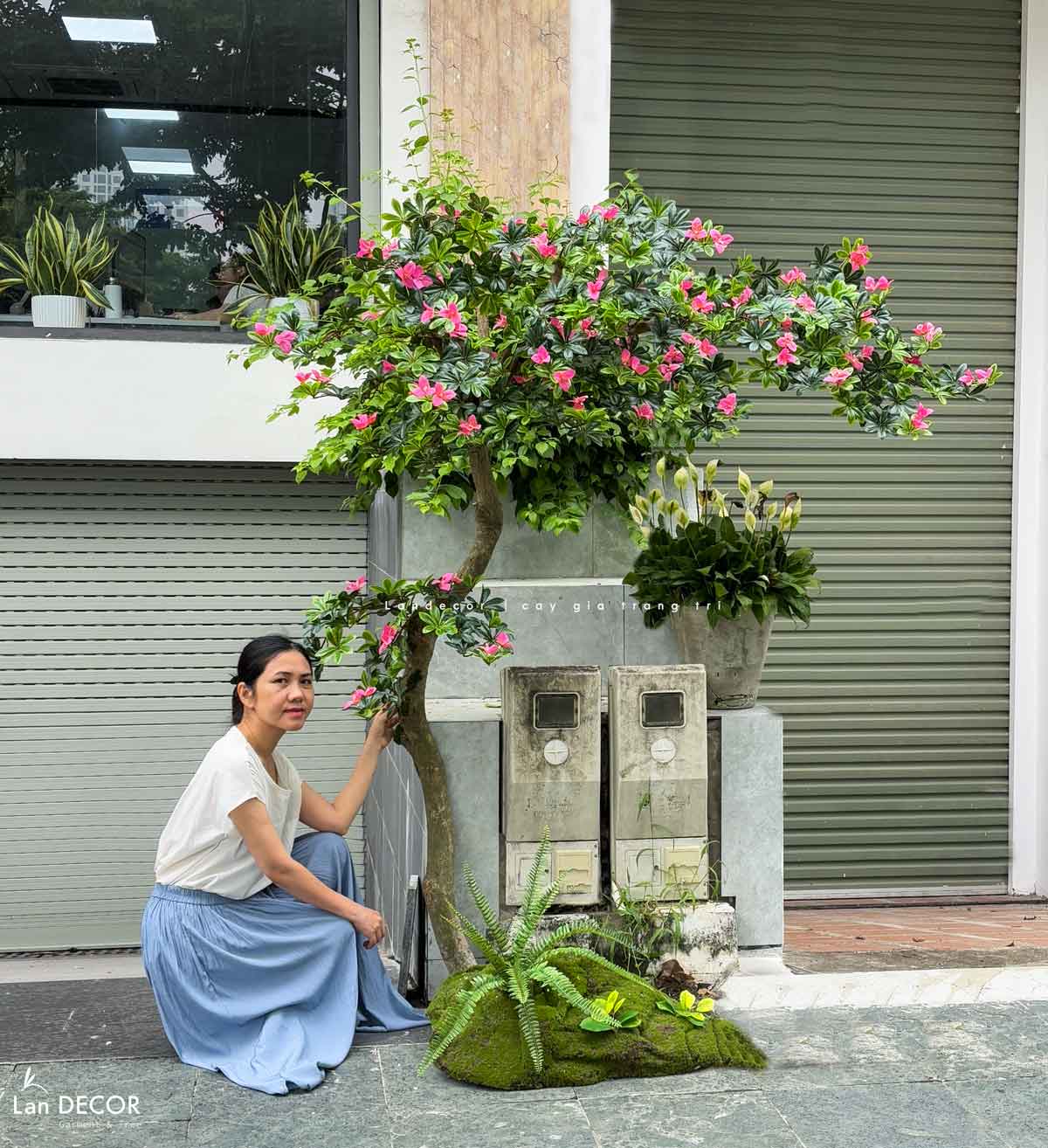 Cây đỗ quyên giả LanDecor – Giải pháp thẩm mỹ và kinh tế cho kiến trúc hiện đại