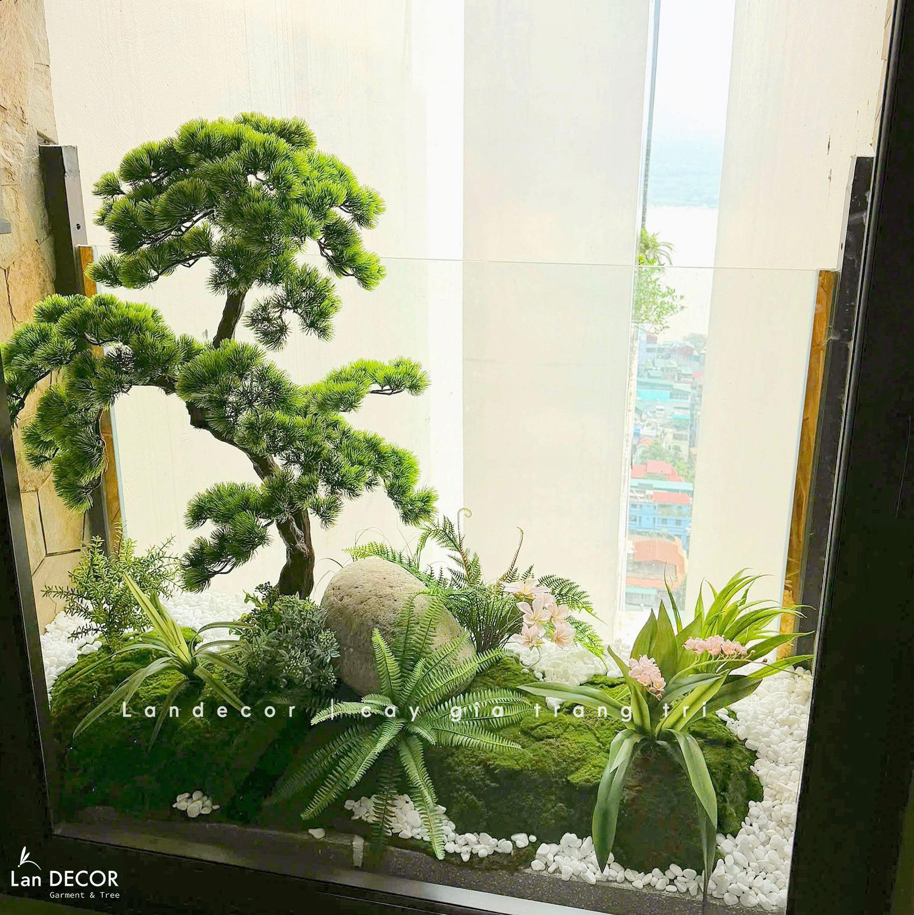 Cây Tùng Bonsai Giả LanDecor – “Tác phẩm xanh” tự nhiên và bình yên.