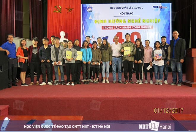 hoi-thao-dinh-huong-nghe-nghiep-cho-sinh-vien-cntt-industrie-4-0-9