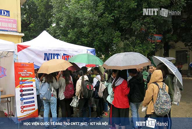 niit-ict-ha-noi-dong-hanh-cung-dai-hoc-ha-noi-trong-chuong-trinh-hello-world-2