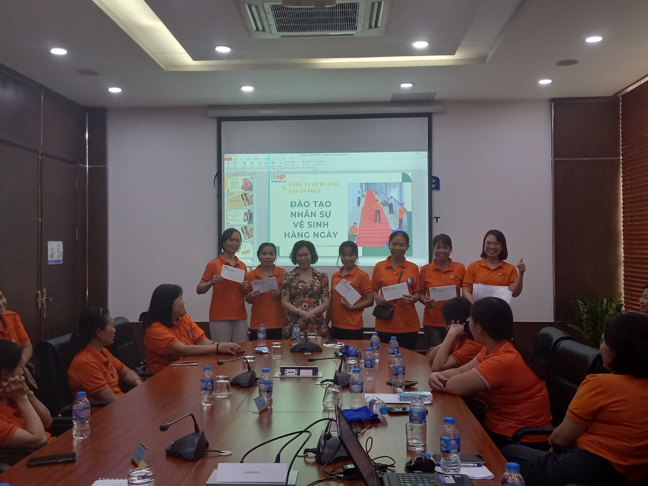 Tôn Vinh Giá Trị và Sự Đồng Hành trong Công Tác Đào Tạo Nội Bộ Thường Niên của Công Ty Cổ Phần Dịch Vụ và Thương Mại Nhuận Phát