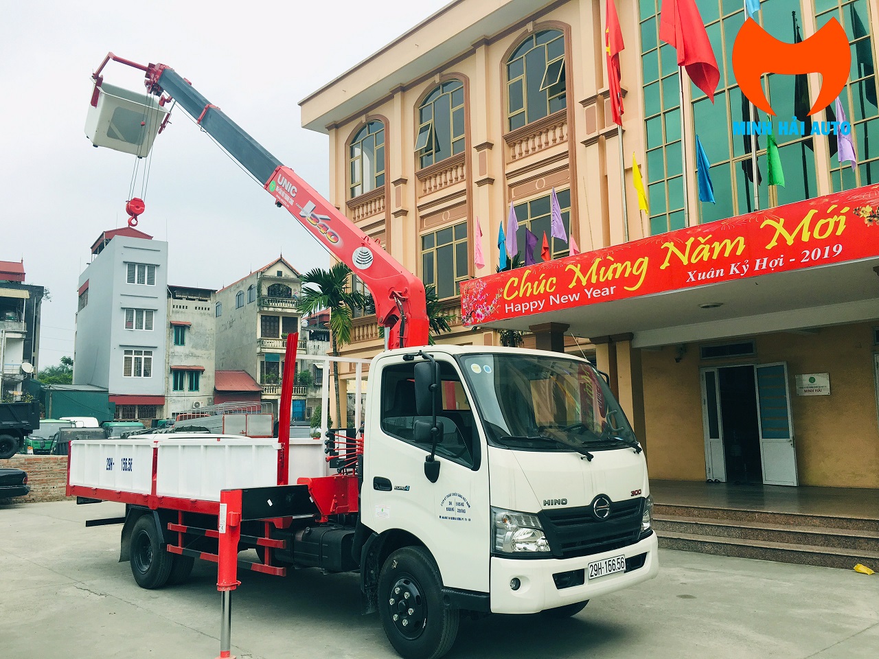 Xe tải Hino 5 tấn gắn cẩu Unic 3 tấn