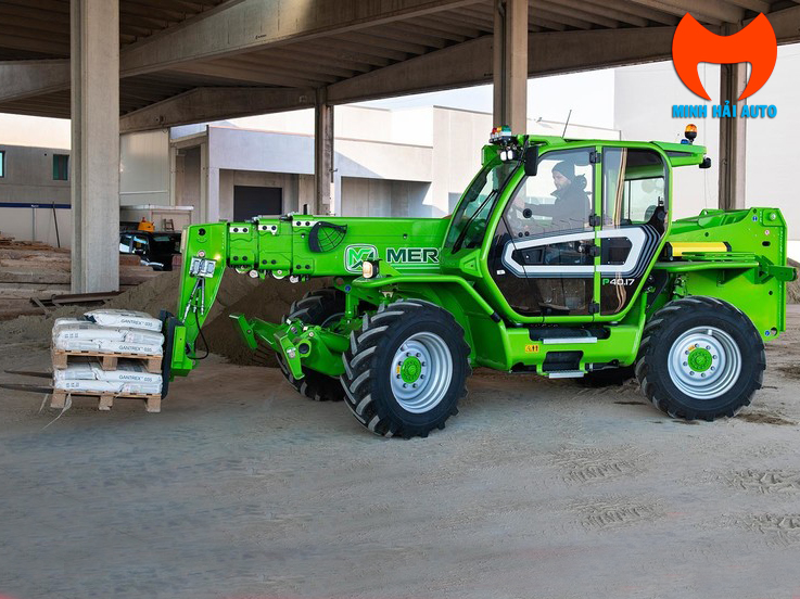 Xe nâng Telehandler 4 Tấn Merlo Panoramic 4017