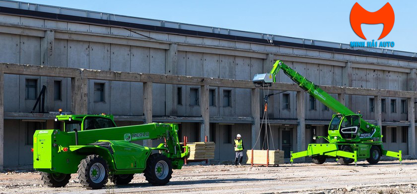 Xe nâng đa năng Telehandler Merlo