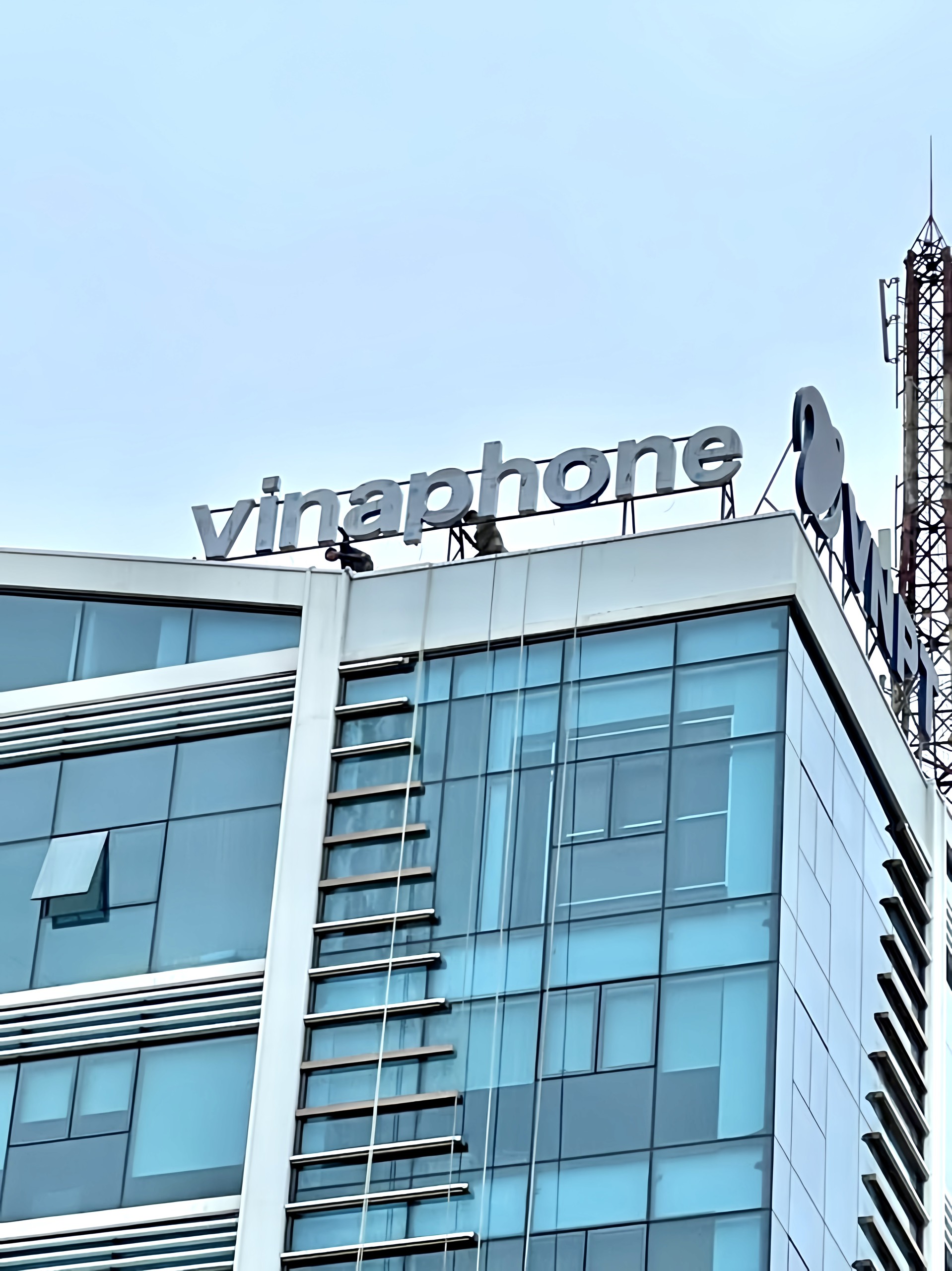Thi công hoàn thiện biển quảng cáo tòa nhà Vinaphone tại Hà Giang