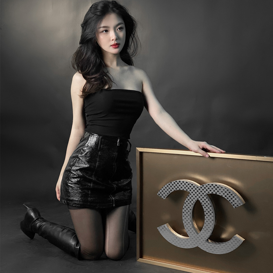 Chữ inox caro trắng sáng thân chữ