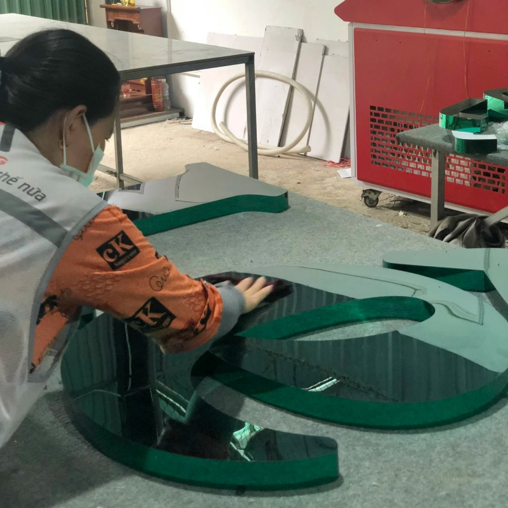 Chữ Inox màu xanh lá