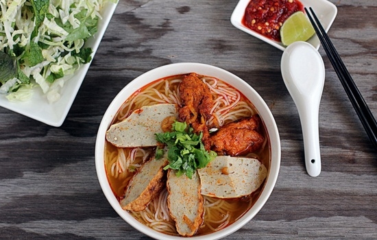Kinh nghiệm du lịch Quy Nhơn từ A - Z Bun-cha-ca