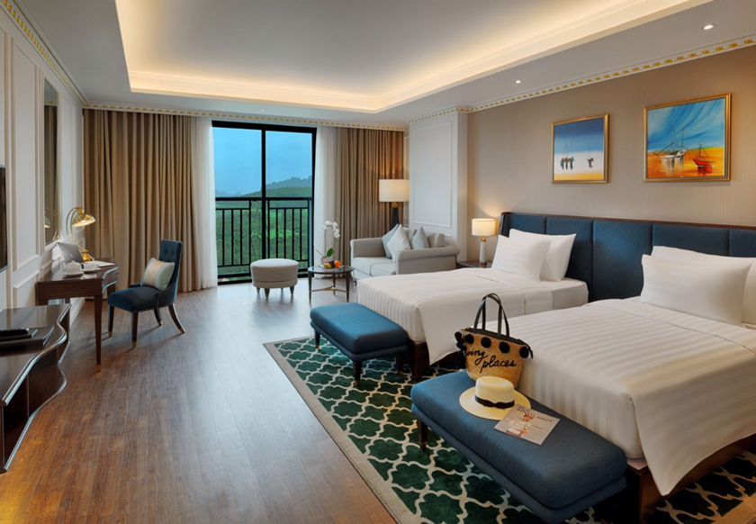 phòng deluxe golf view FLC Hạ Long
