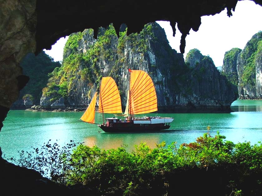 vịnh hạ Long tháng 5 mùa biển lặng vịnh hạ Long tháng 5 mùa biển lặng