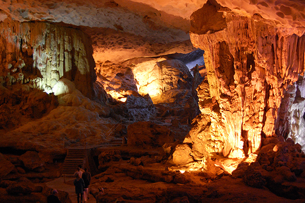 Hang Sửng Sốt Quảng Ninh