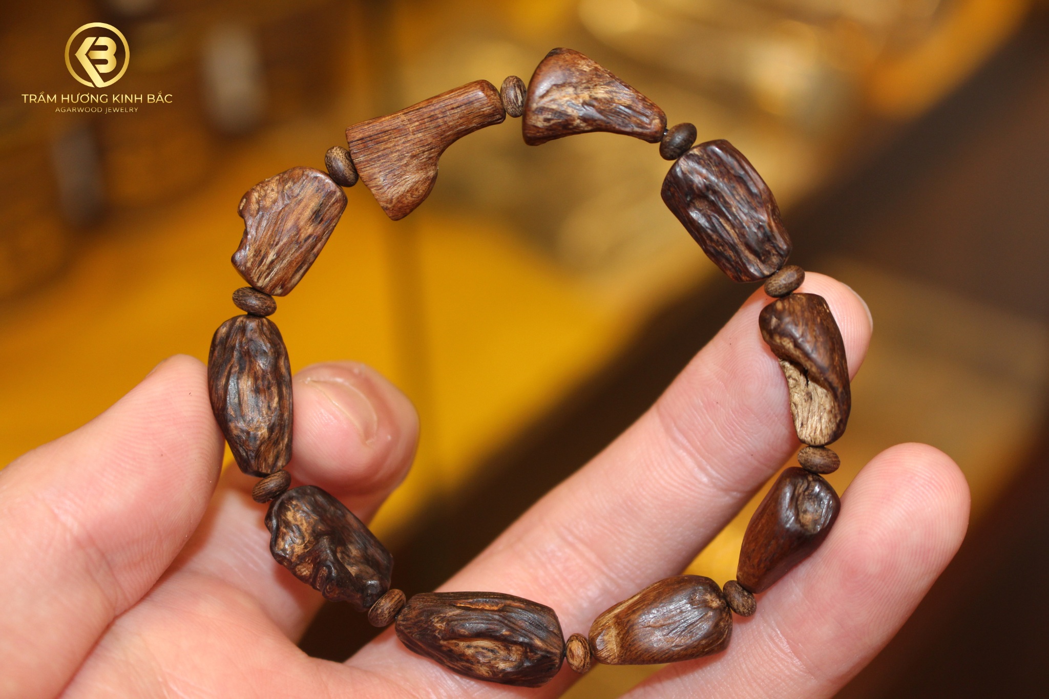 top-1-dia-chi-ban-vong-tay-tram-huong-chim-xin-gia-re-tai-ha-noi