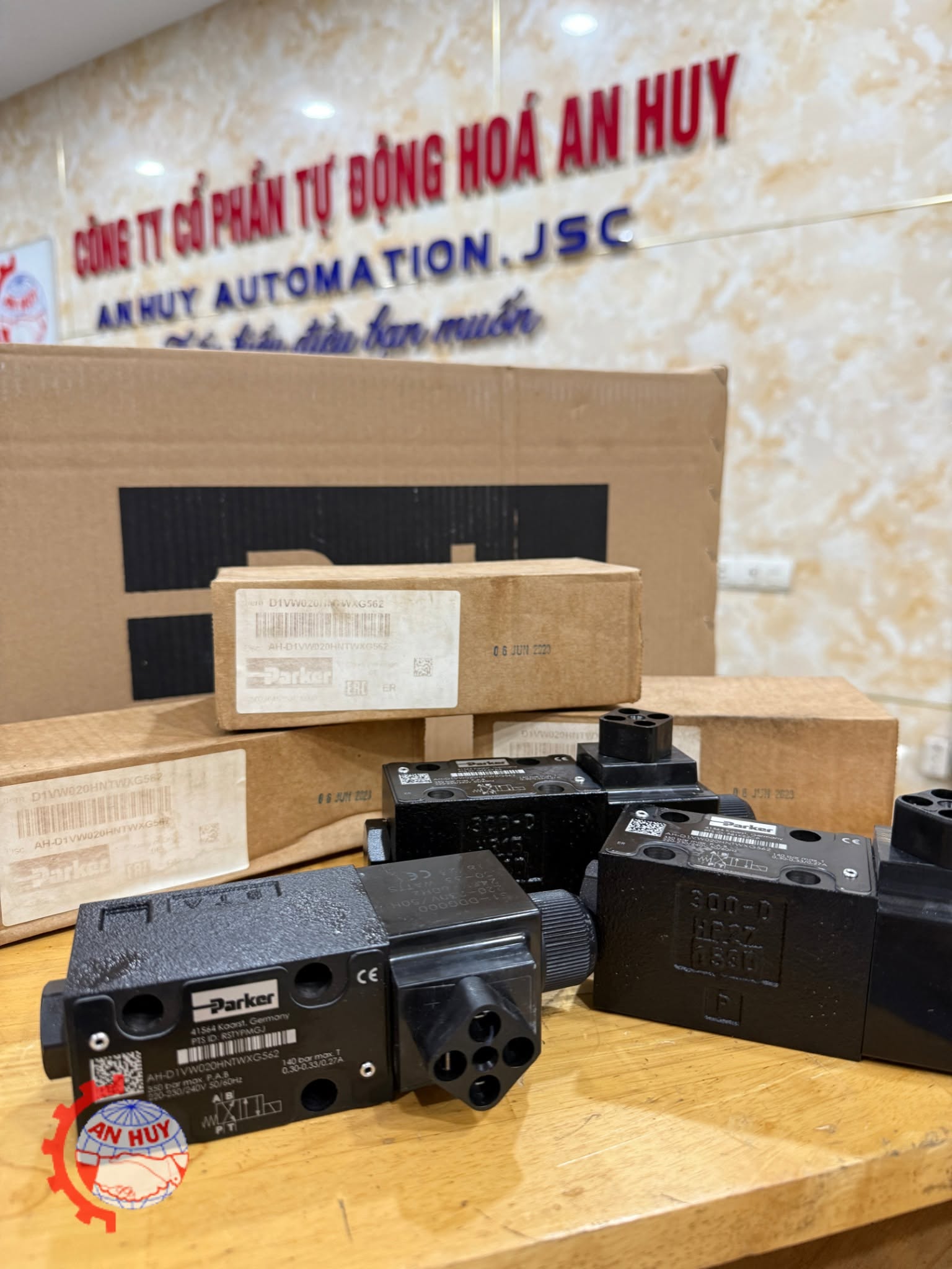 van-dien-parker-d1vw020hntw91xg562