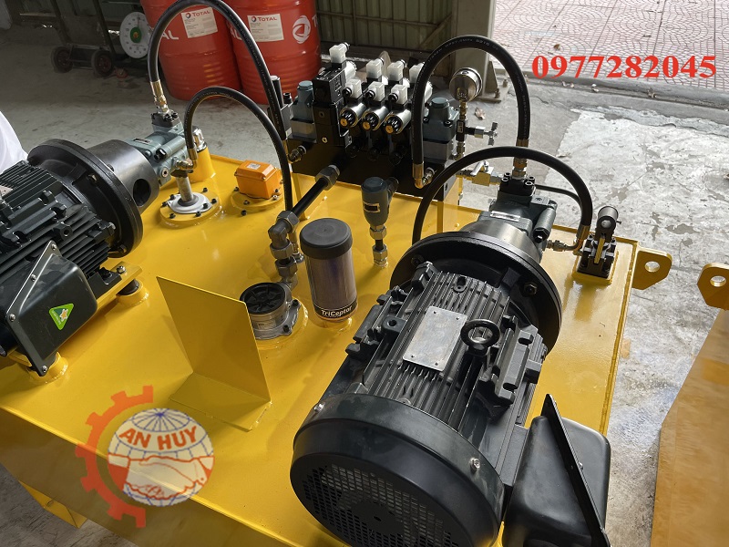 Bộ nguồn thủy điện 60 MW - điều khiển cửa xả nước