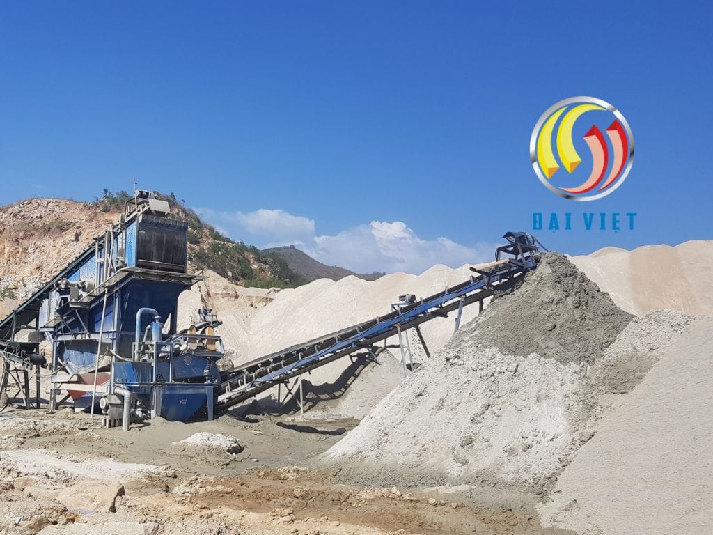 Cát nhân tạo làm từ gì: 3 loại vật liệu phổ biến