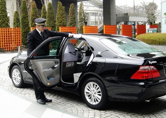 Cho thuê tài xế lái xe cao cấp