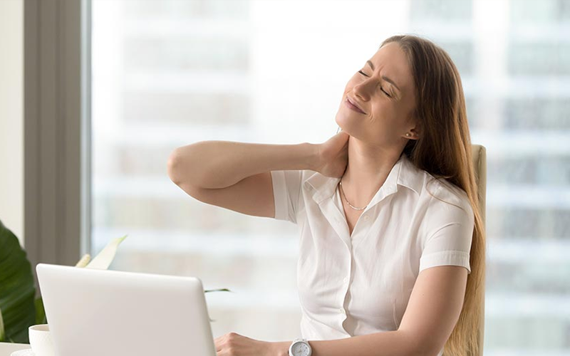 3 cách giảm mỏi vai gáy cổ cho dân văn phòng