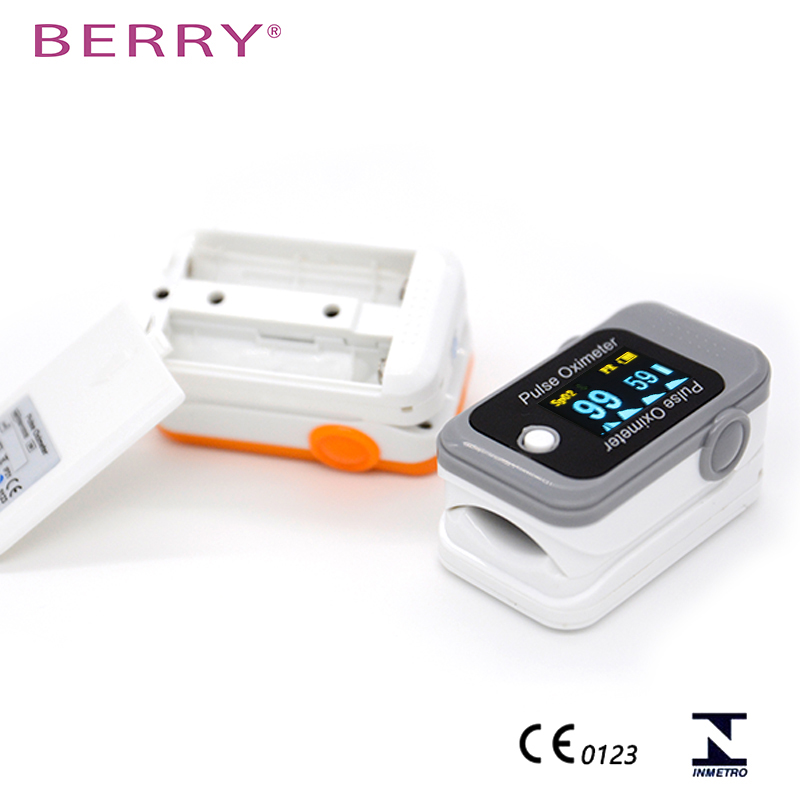 Máy đo nồng độ bão hoà oxy trong máu (SpO2) Berry BM1000D