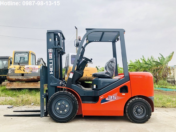 Xe nâng 3.5 tấn sử dụng động cơ Isuzu 4JG2 Xe nâng 3.5 tấn sử dụng động cơ Isuzu 4JG2