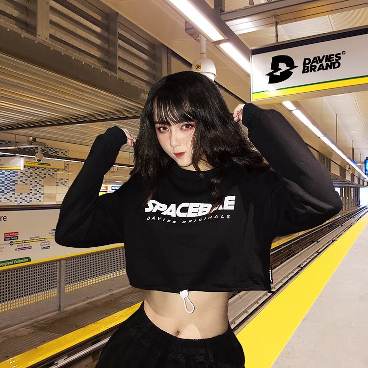 DSS Croptop LS Space Bae-BLACK