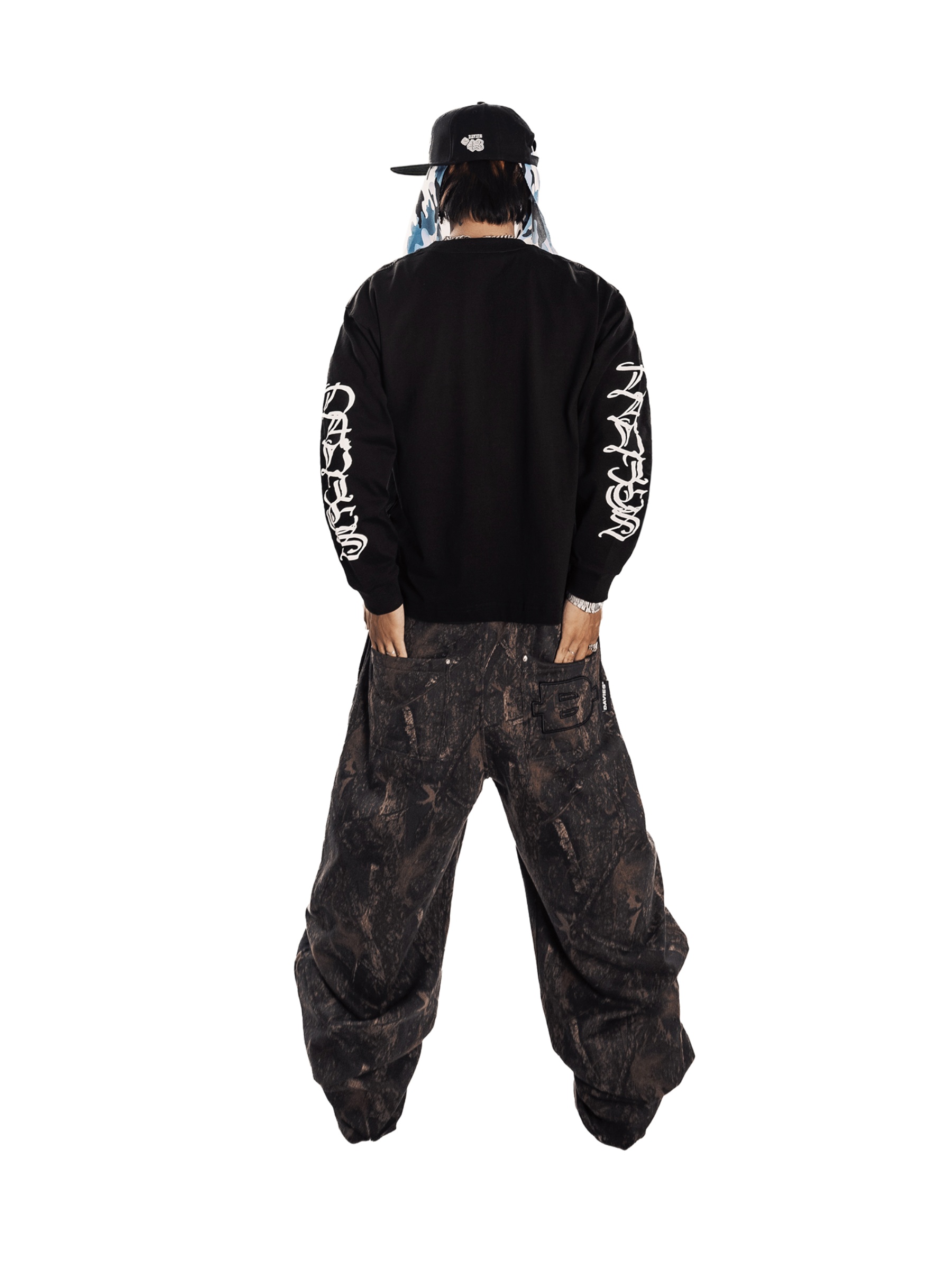 DSW Vesper Runes Regular Long Sleeve Tee - Đen