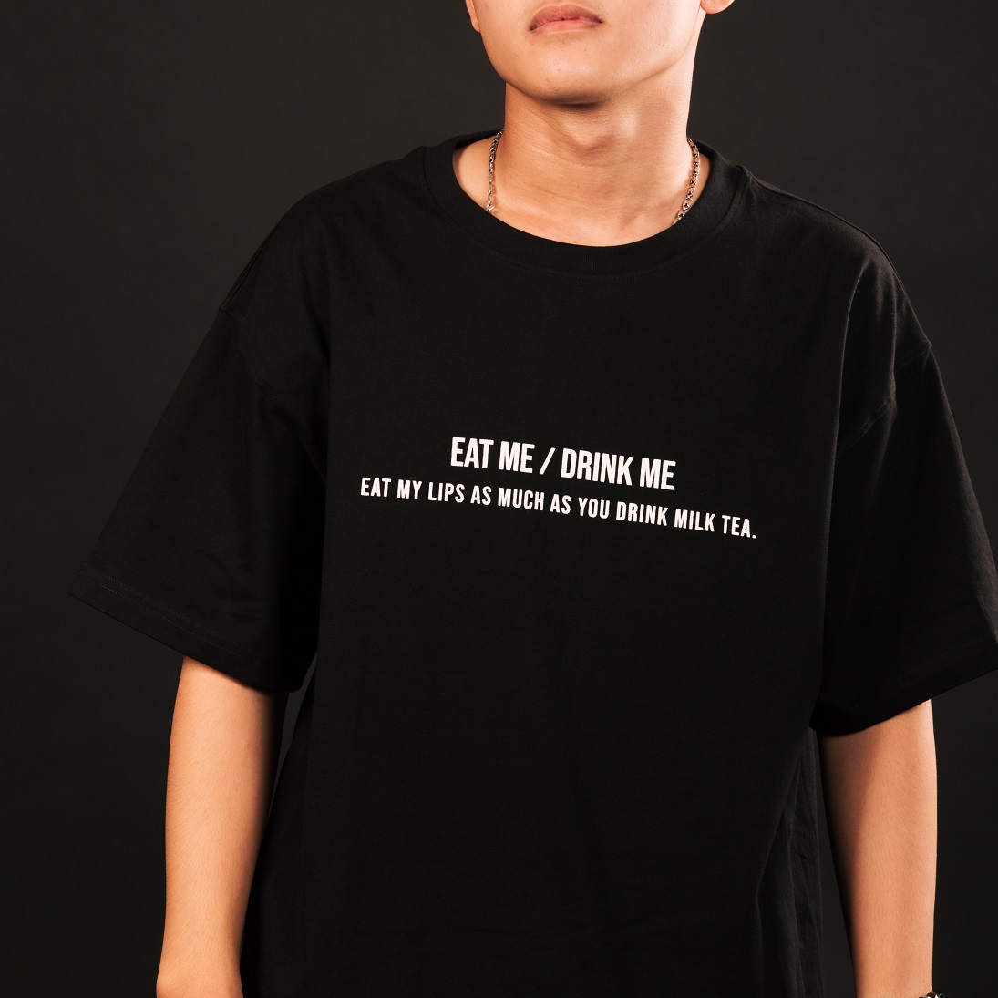 DVSL Tee Eat Me Drink Me - BLACK