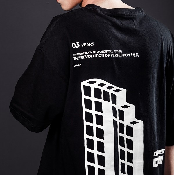 DSW TEE LOGO D