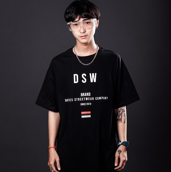 DSW TEE STRIPED SYMBOLS