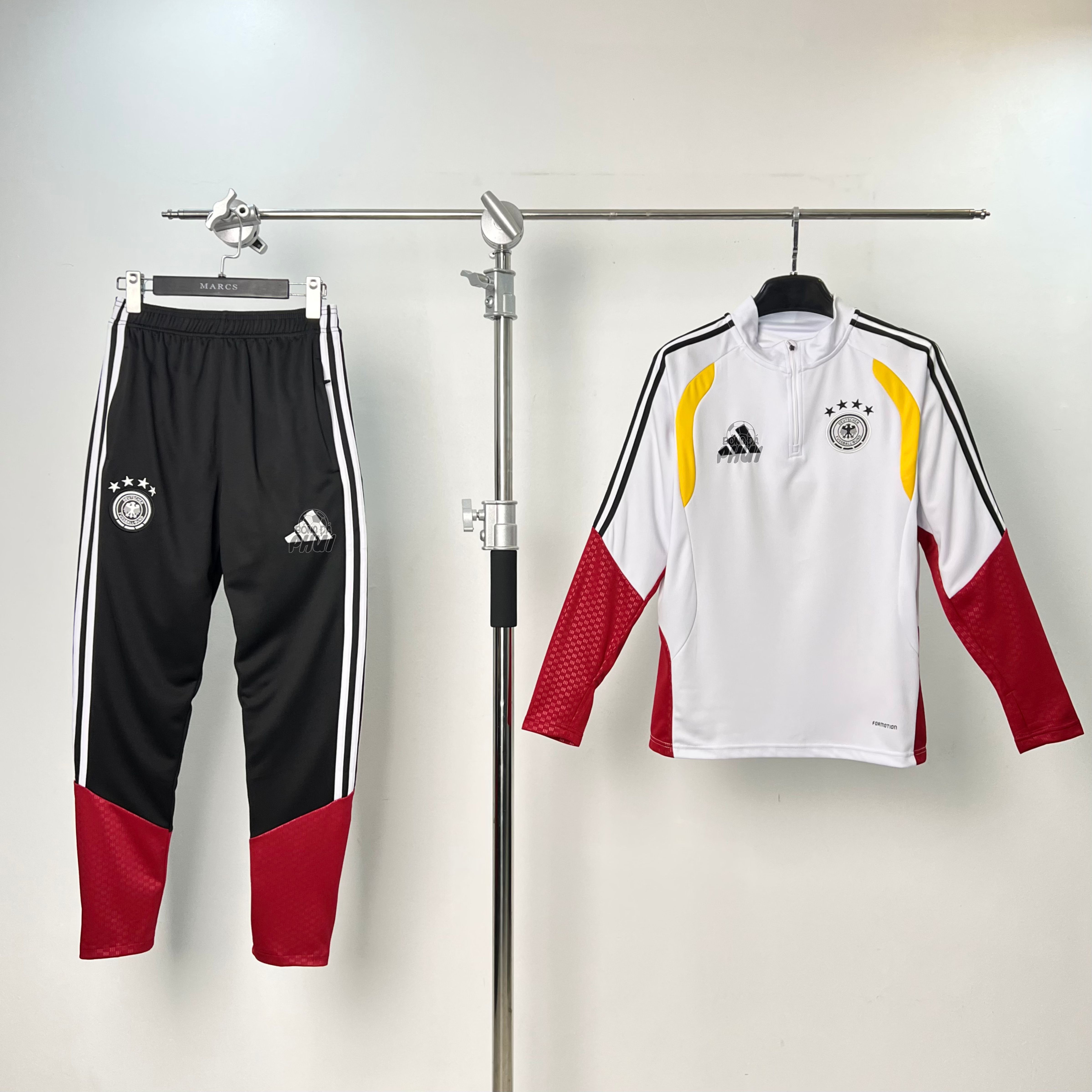 BỘ NỈ ĐỨC TRẮNG WC 2026