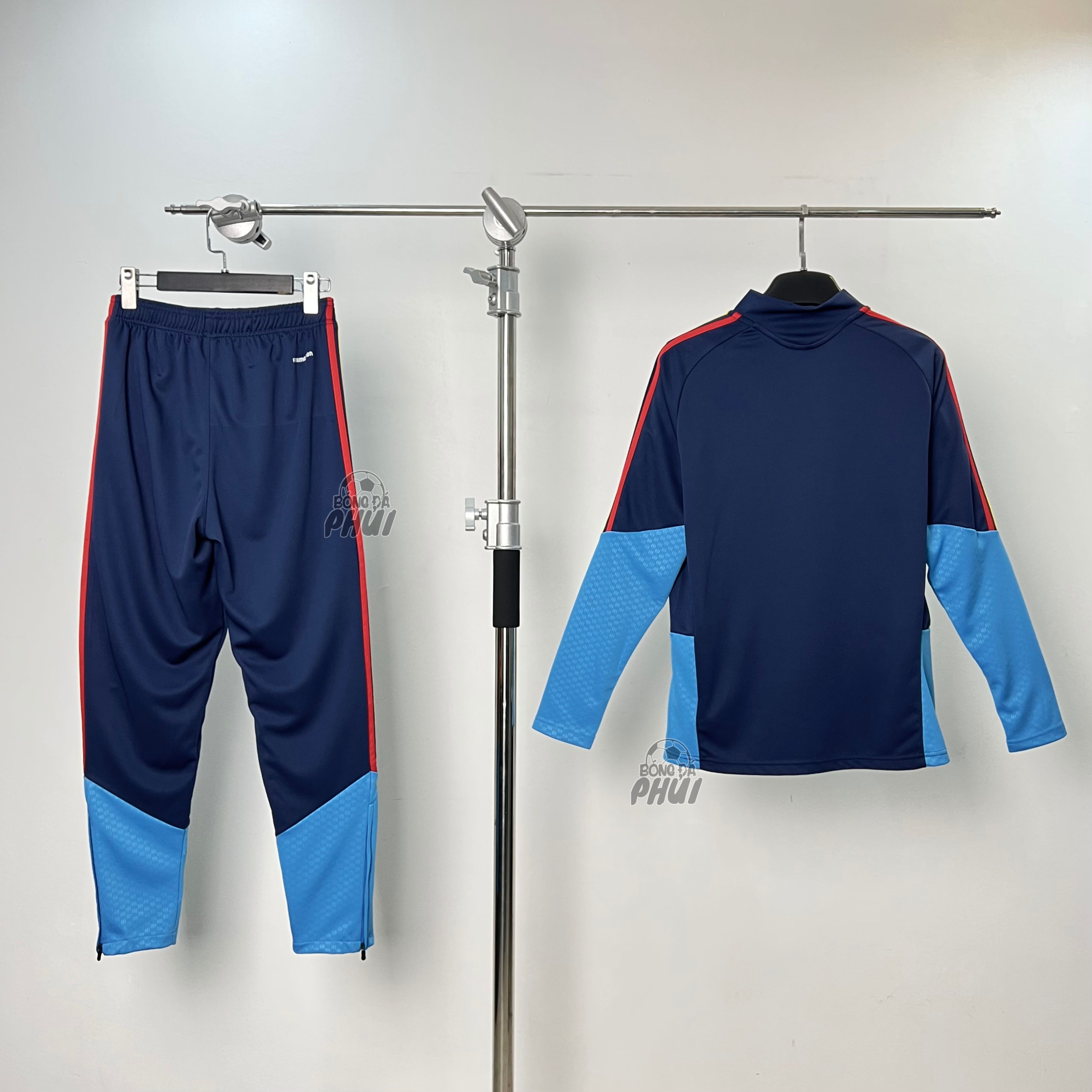 BỘ NỈ TÂY BAN NHA XANH WC 2026