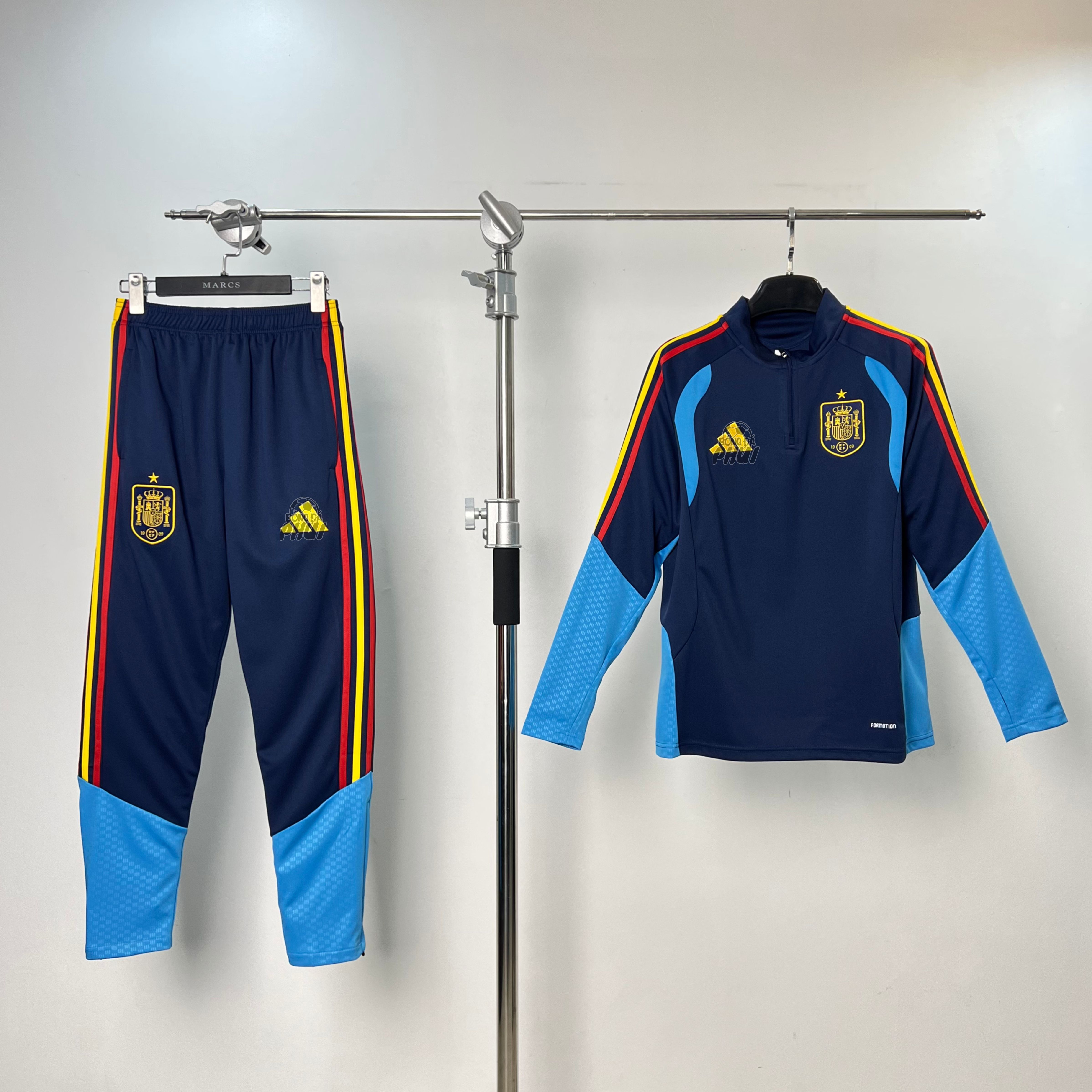 BỘ NỈ TÂY BAN NHA XANH WC 2026