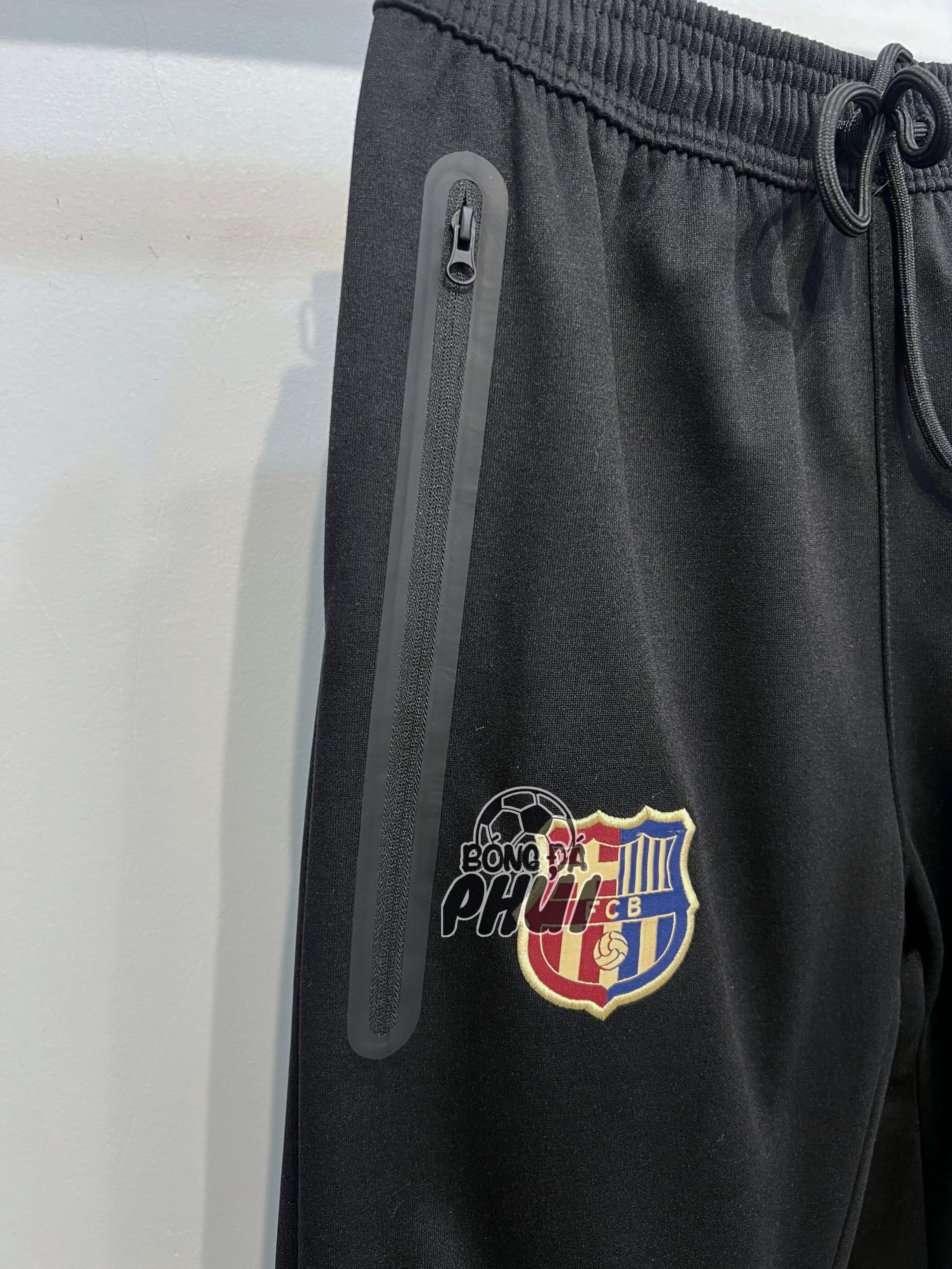 BỘ KHOÁC MŨ BARCA ĐEN 2024