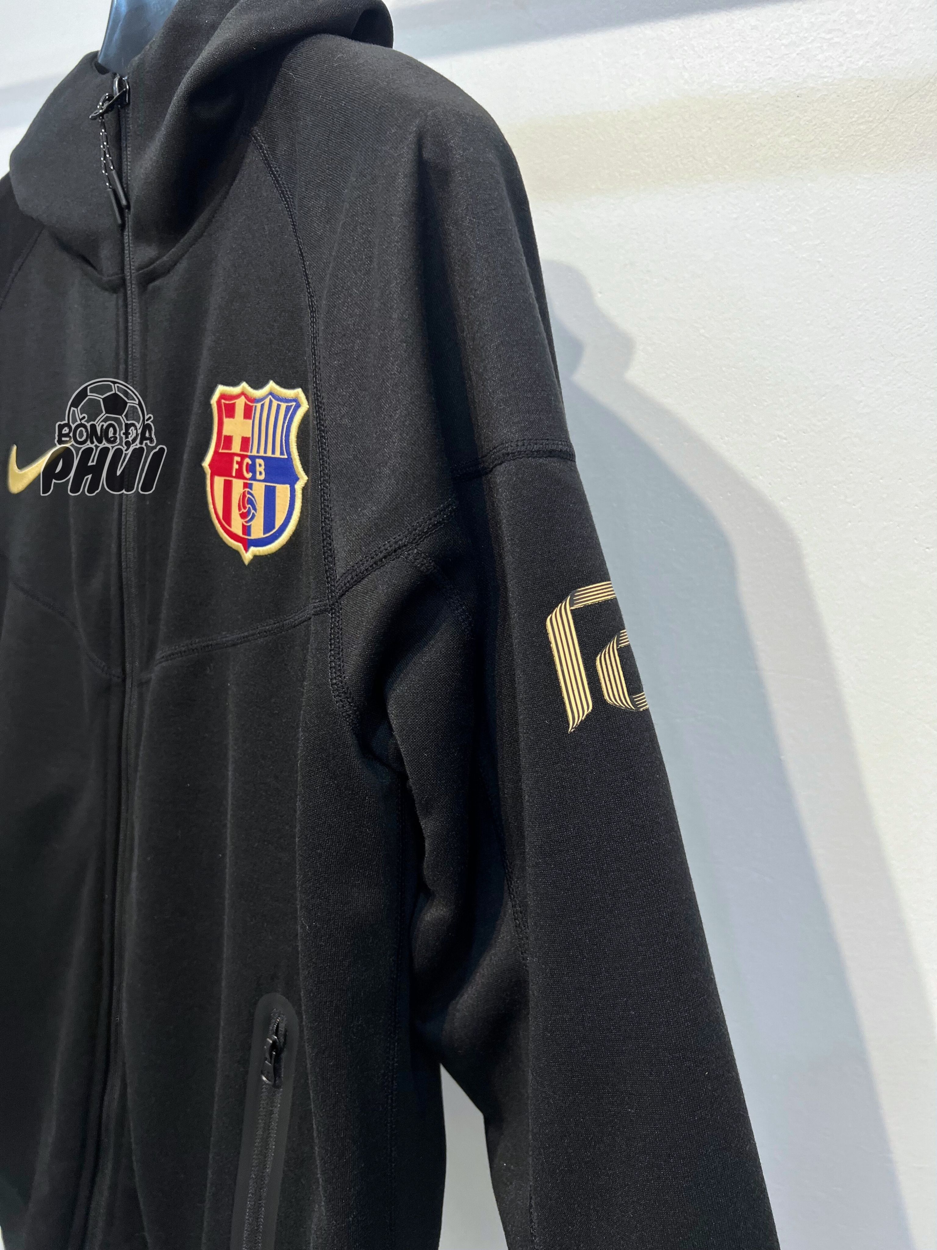 BỘ KHOÁC MŨ BARCA ĐEN 2024