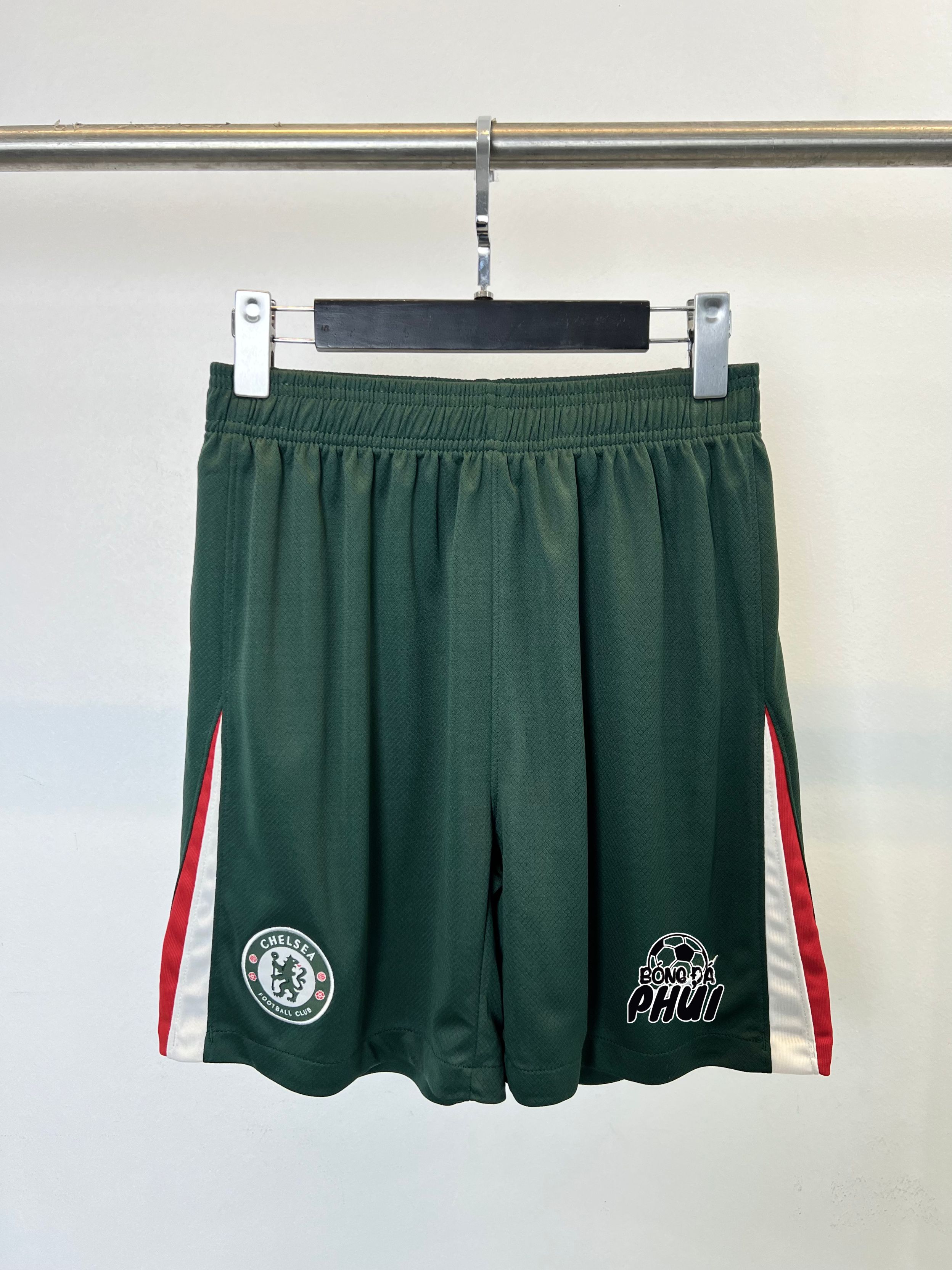 QUẦN ĐÙI CHELSEA XANH RÊU 2025