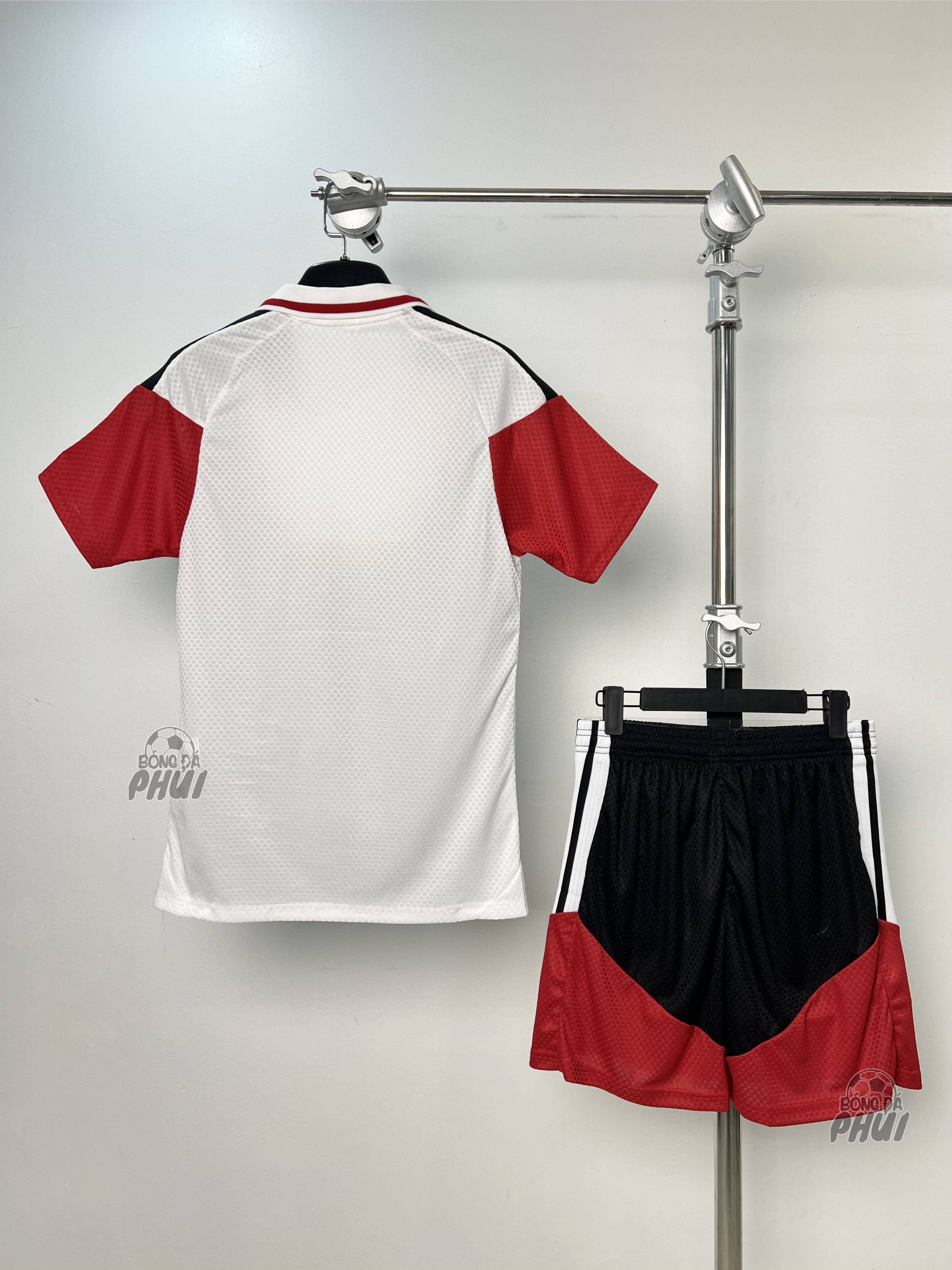 BỘ POLO ĐỨC TRẮNG 2026