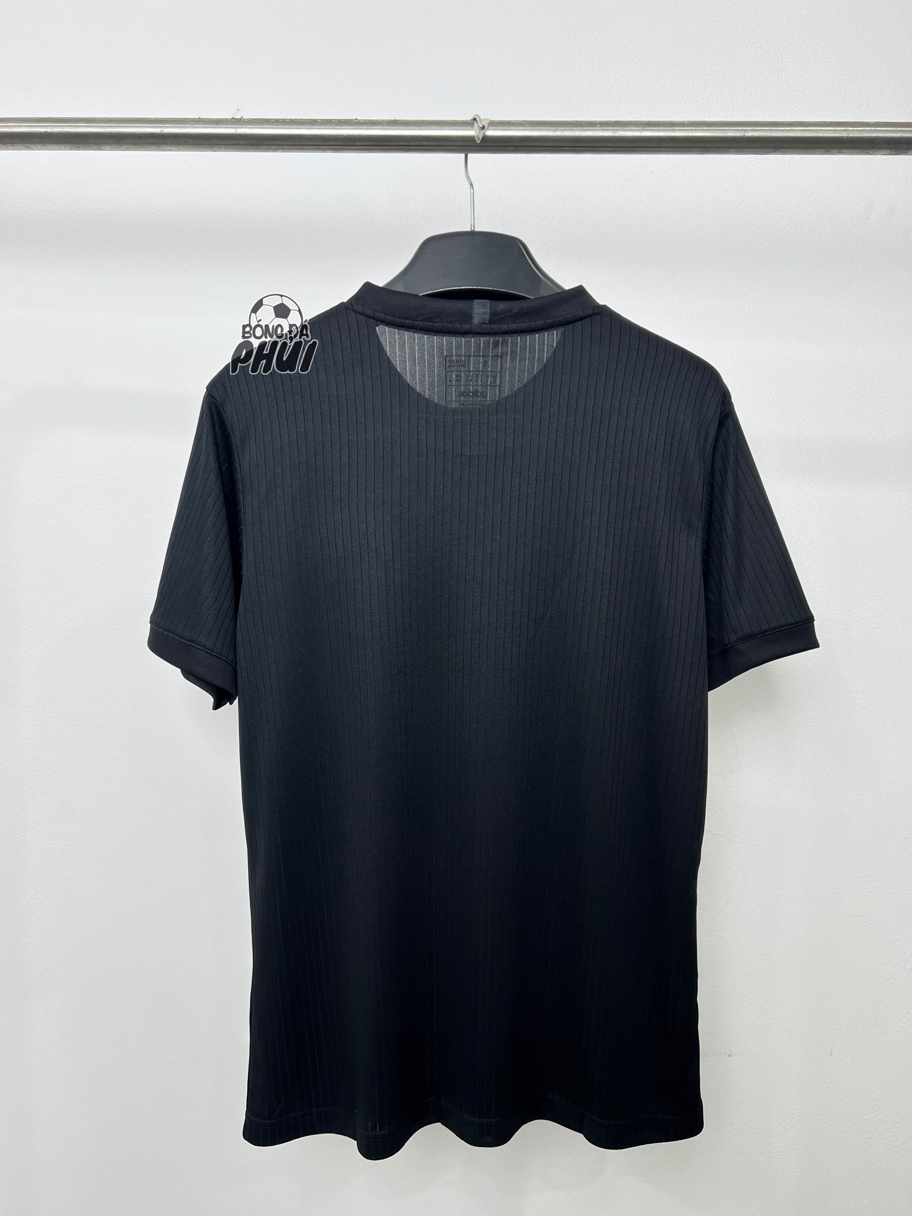 ÁO ĐỨC ĐEN KỈ NIỆM