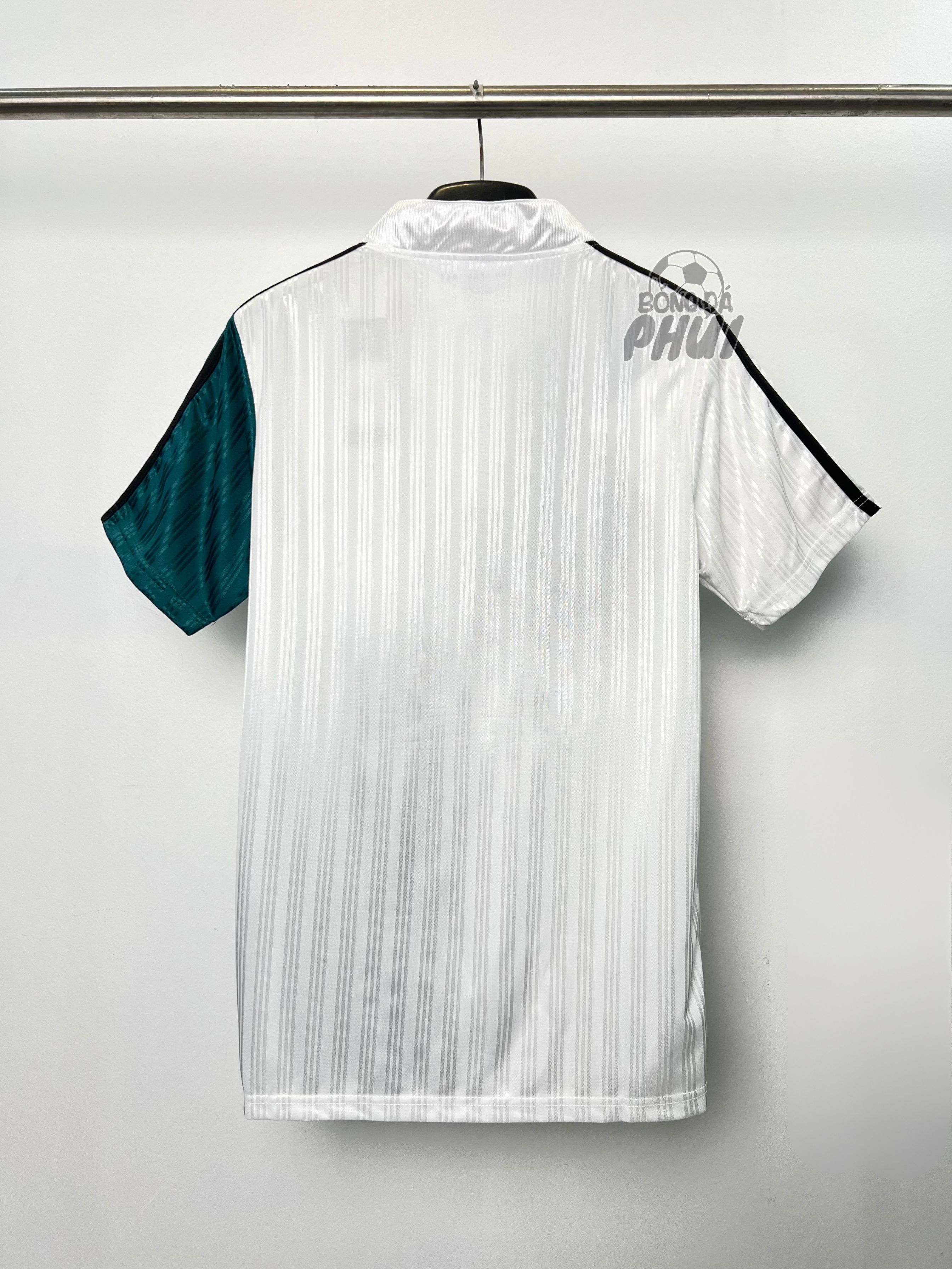 ÁO RETRO LIVER TRẮNG 1995