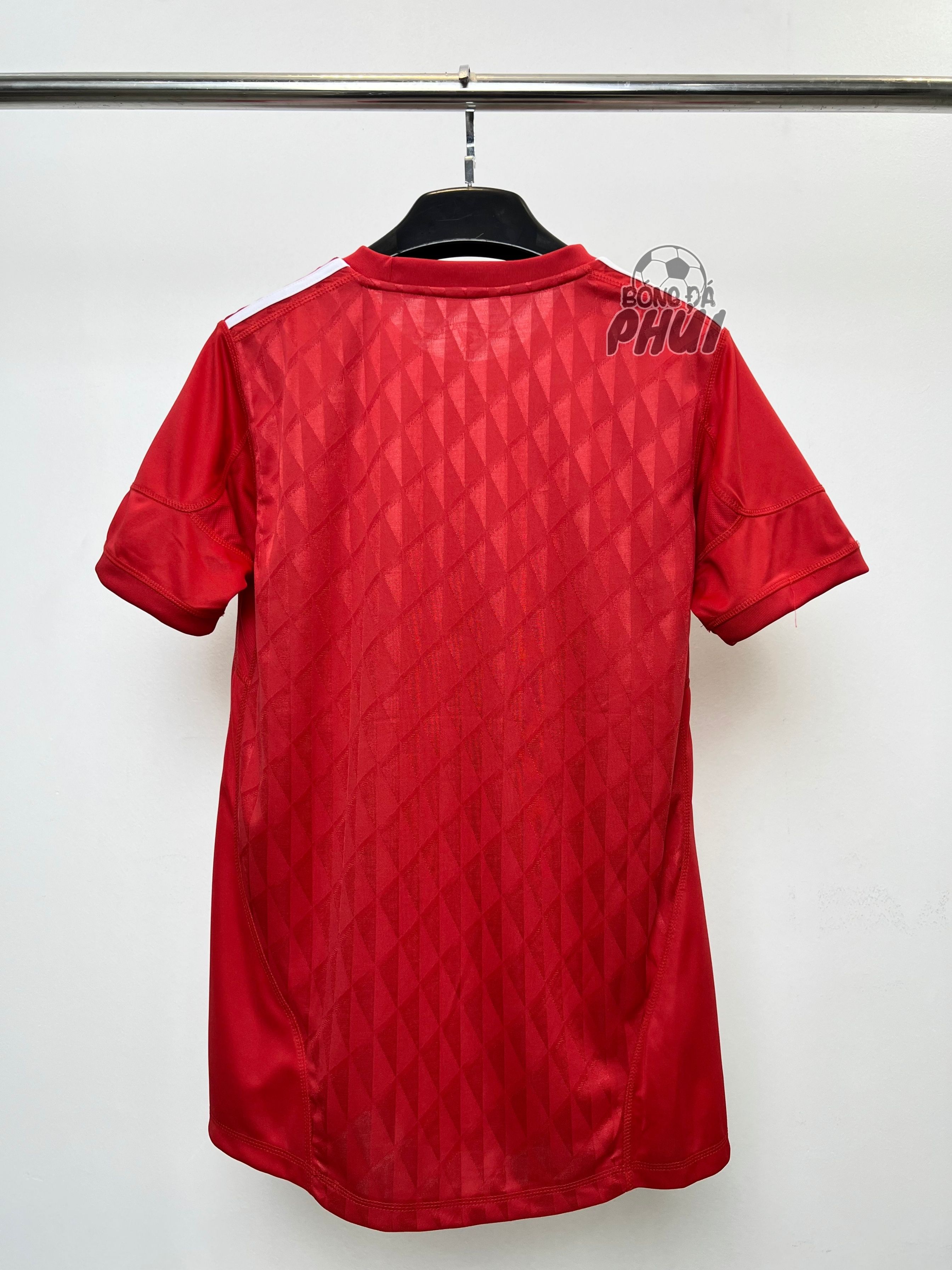 ÁO RETRO LIVER ĐỎ 2010