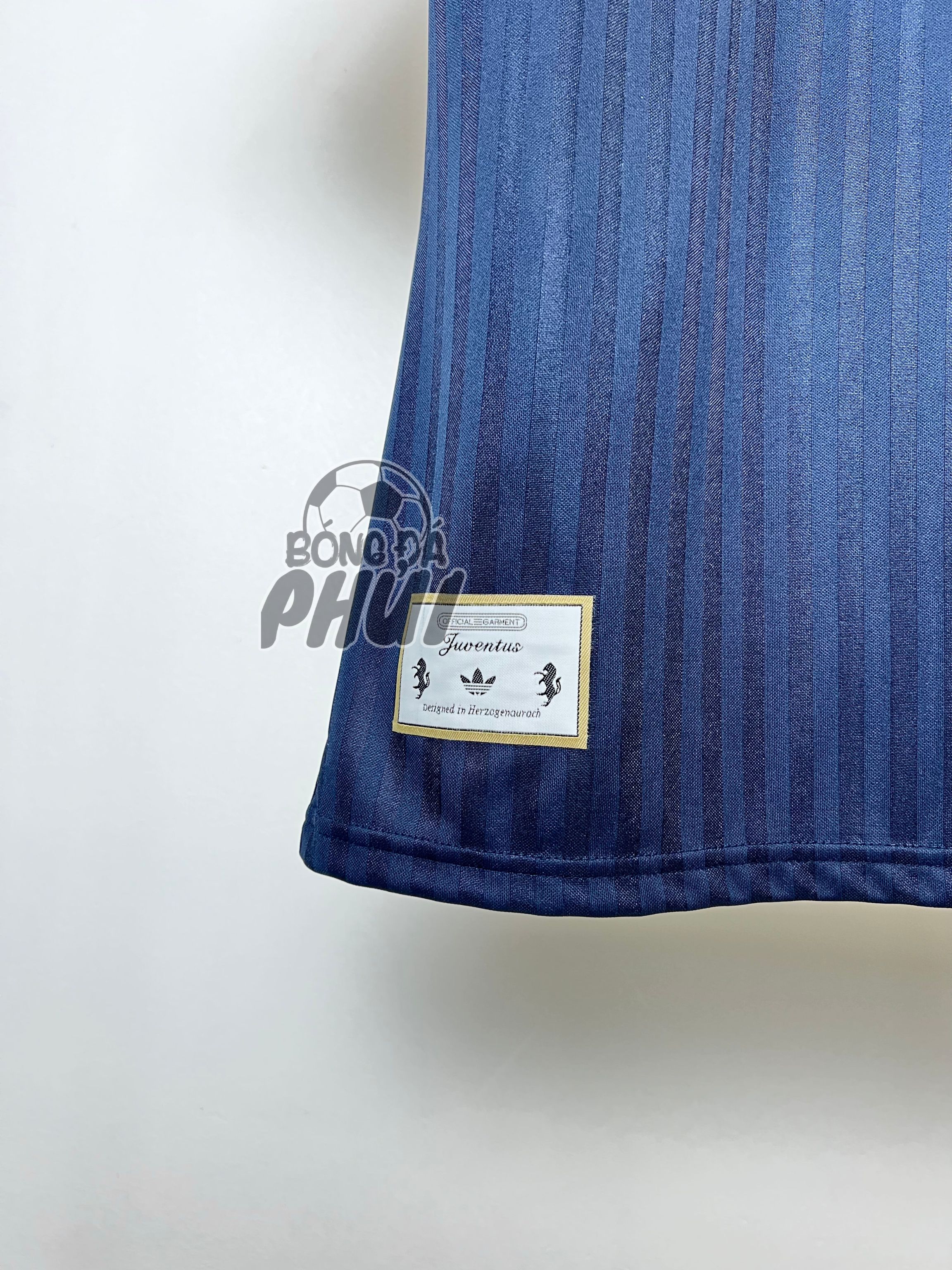 ÁO JUVE TR XANH THAN 2025