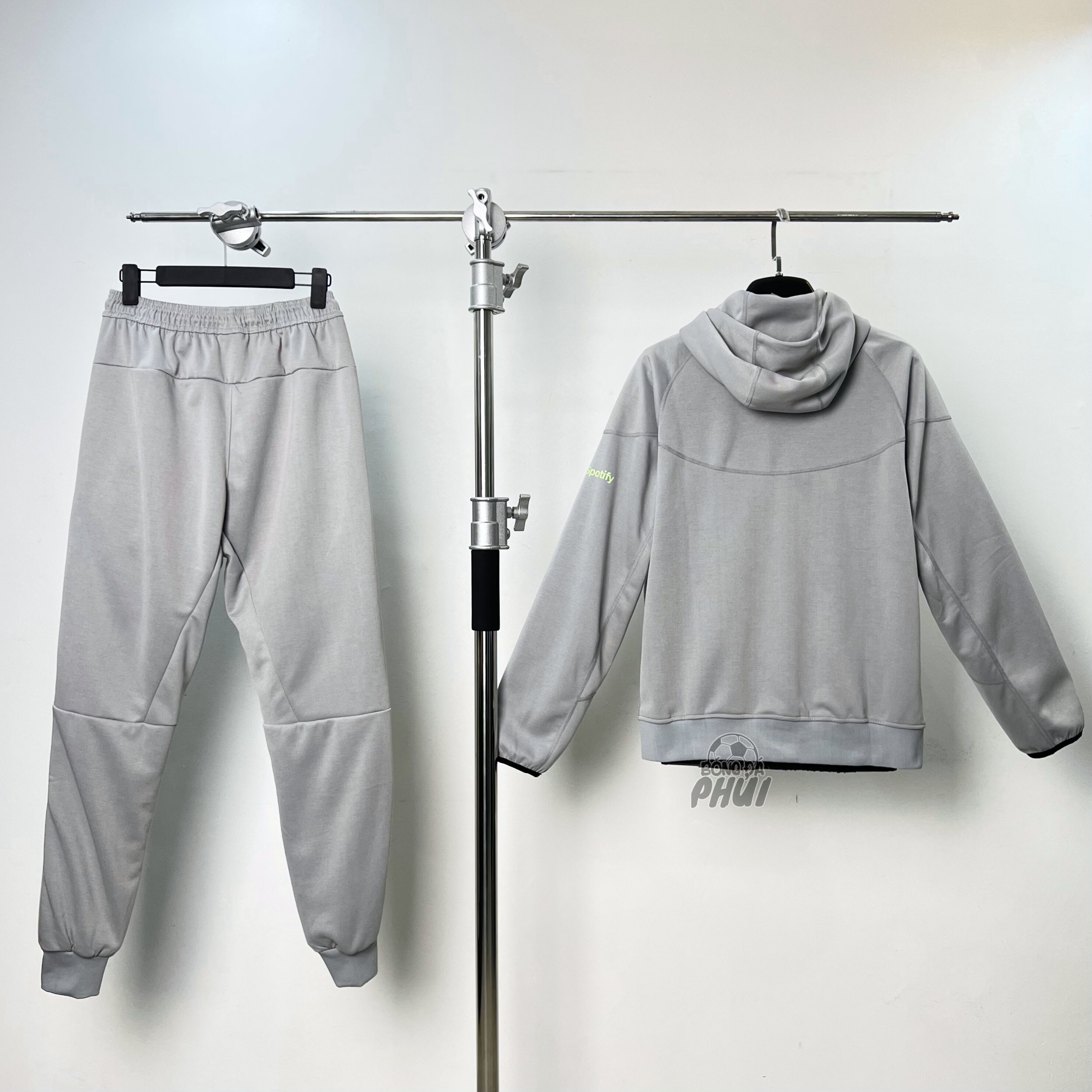 BỘ KHOÁC MŨ BARCA XÁM 2025