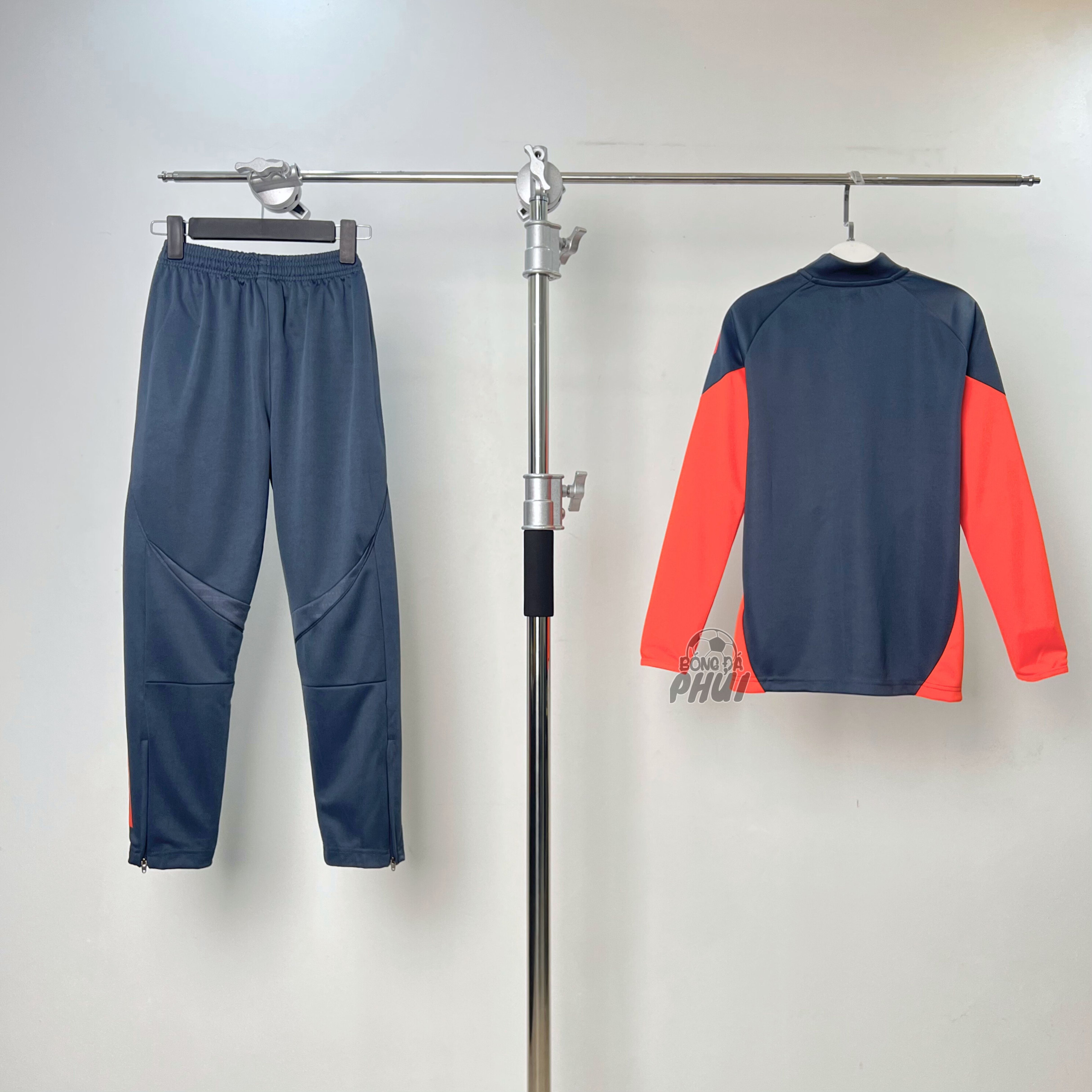 BỘ KHOÁC TE BAYERN 2025