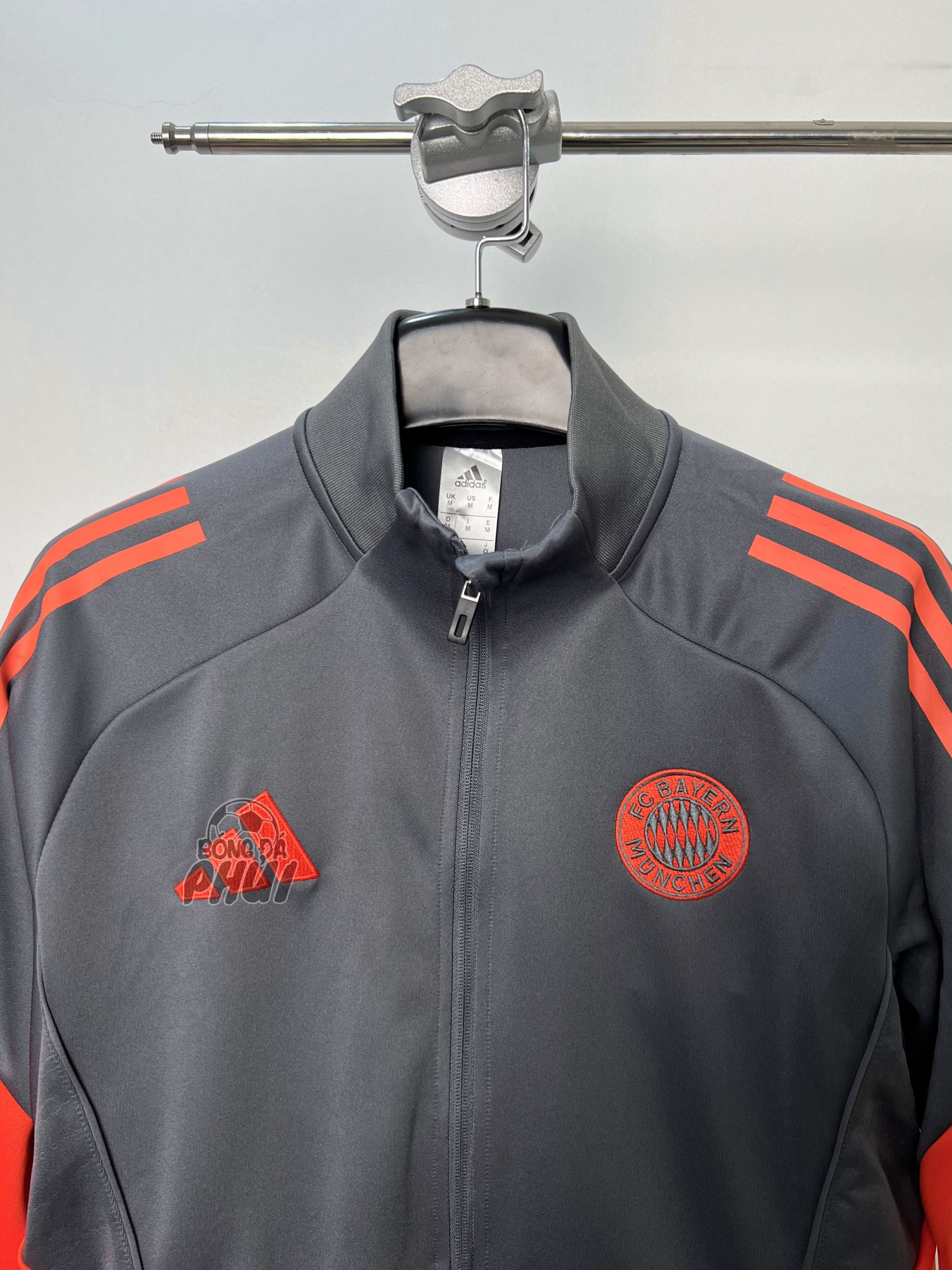 BỘ KHOÁC BAYERN XÁM 2025