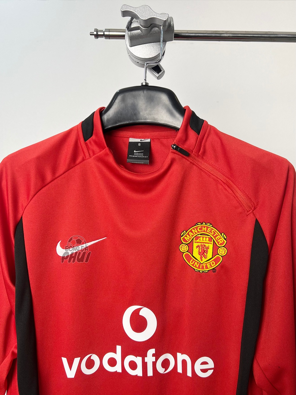 ÁO NỈ MU ĐỎ 2002