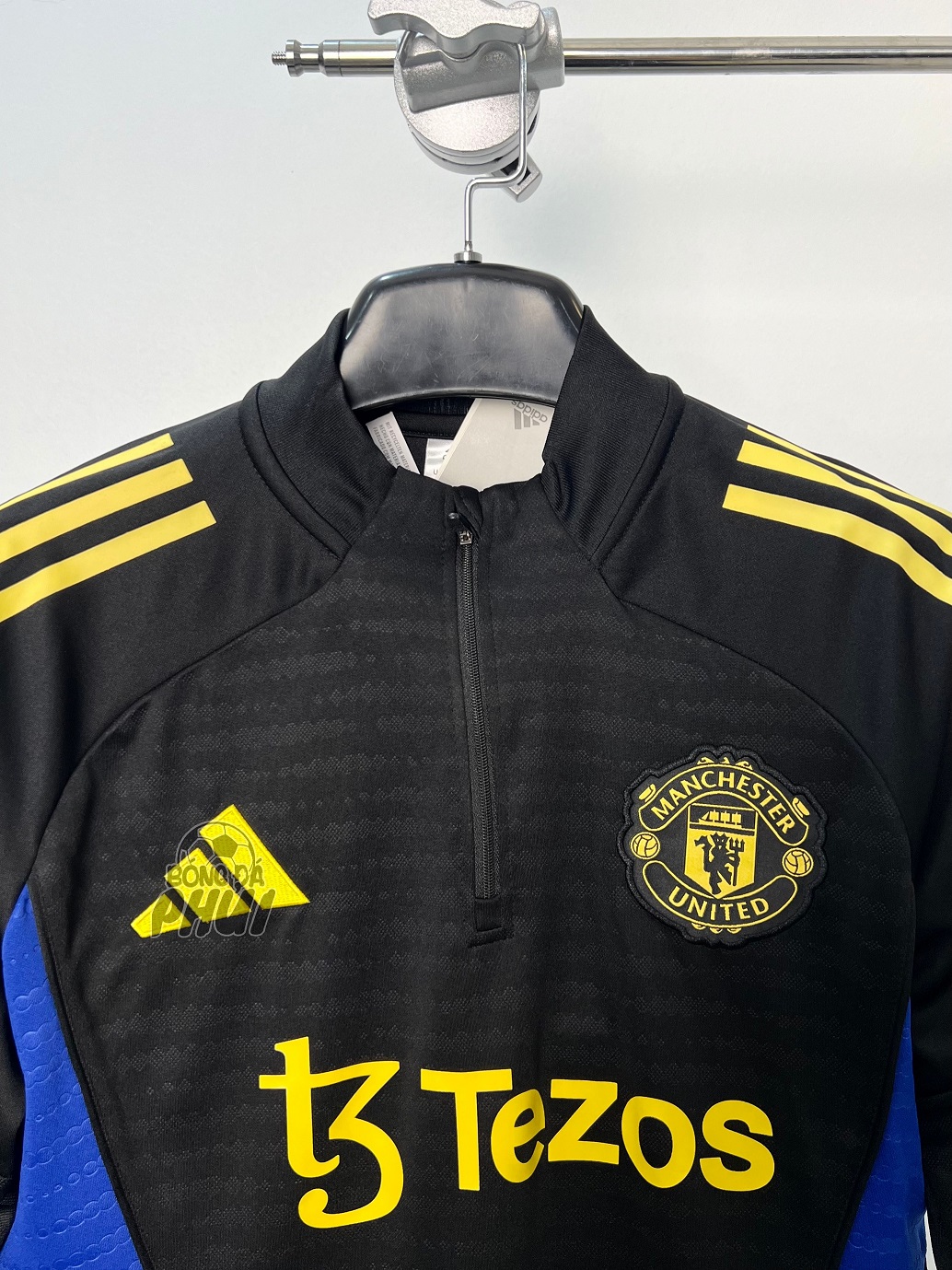 BỘ NỈ MU ĐEN VÀNG 2025