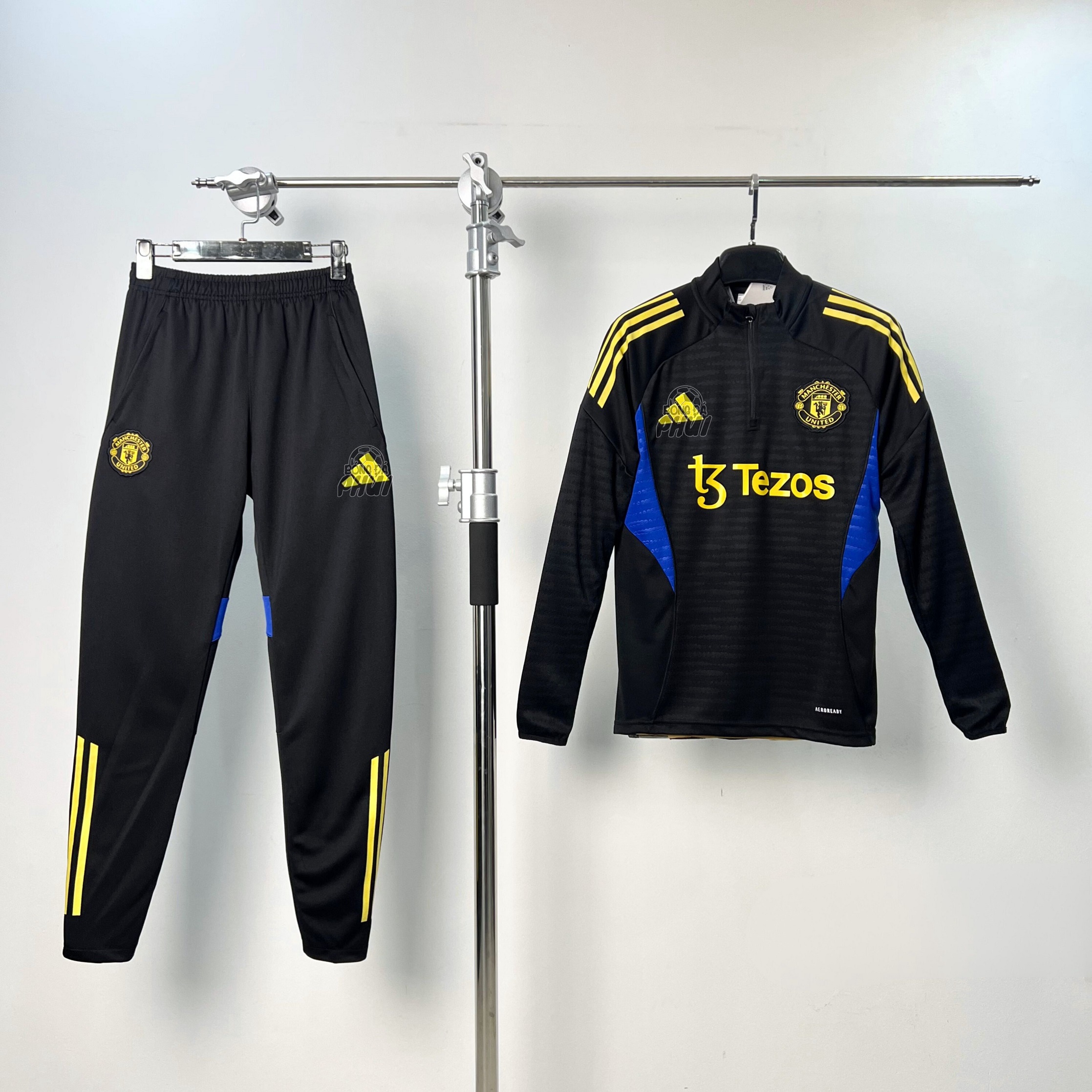 BỘ NỈ MU ĐEN VÀNG 2025