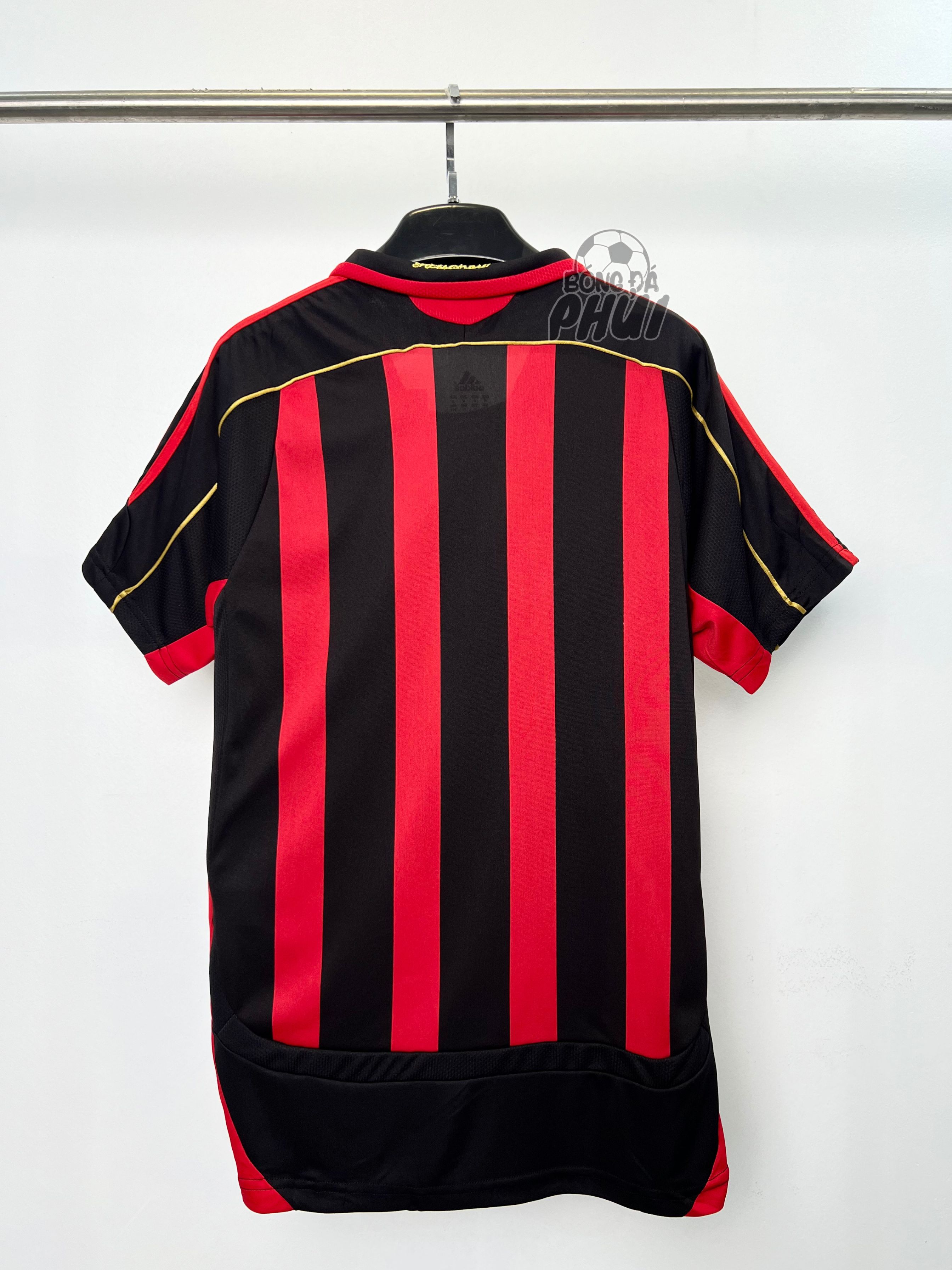 ÁO RETRO AC MILAN ĐỎ 2006