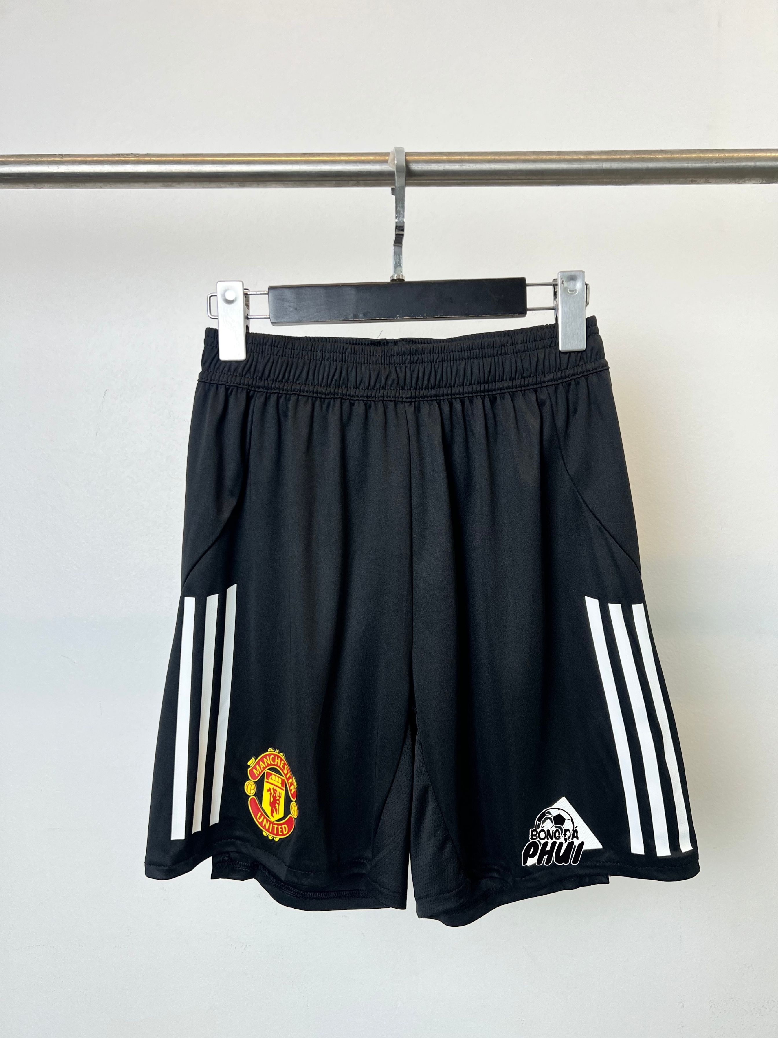 QUẦN PLAYER MU ĐEN 2025