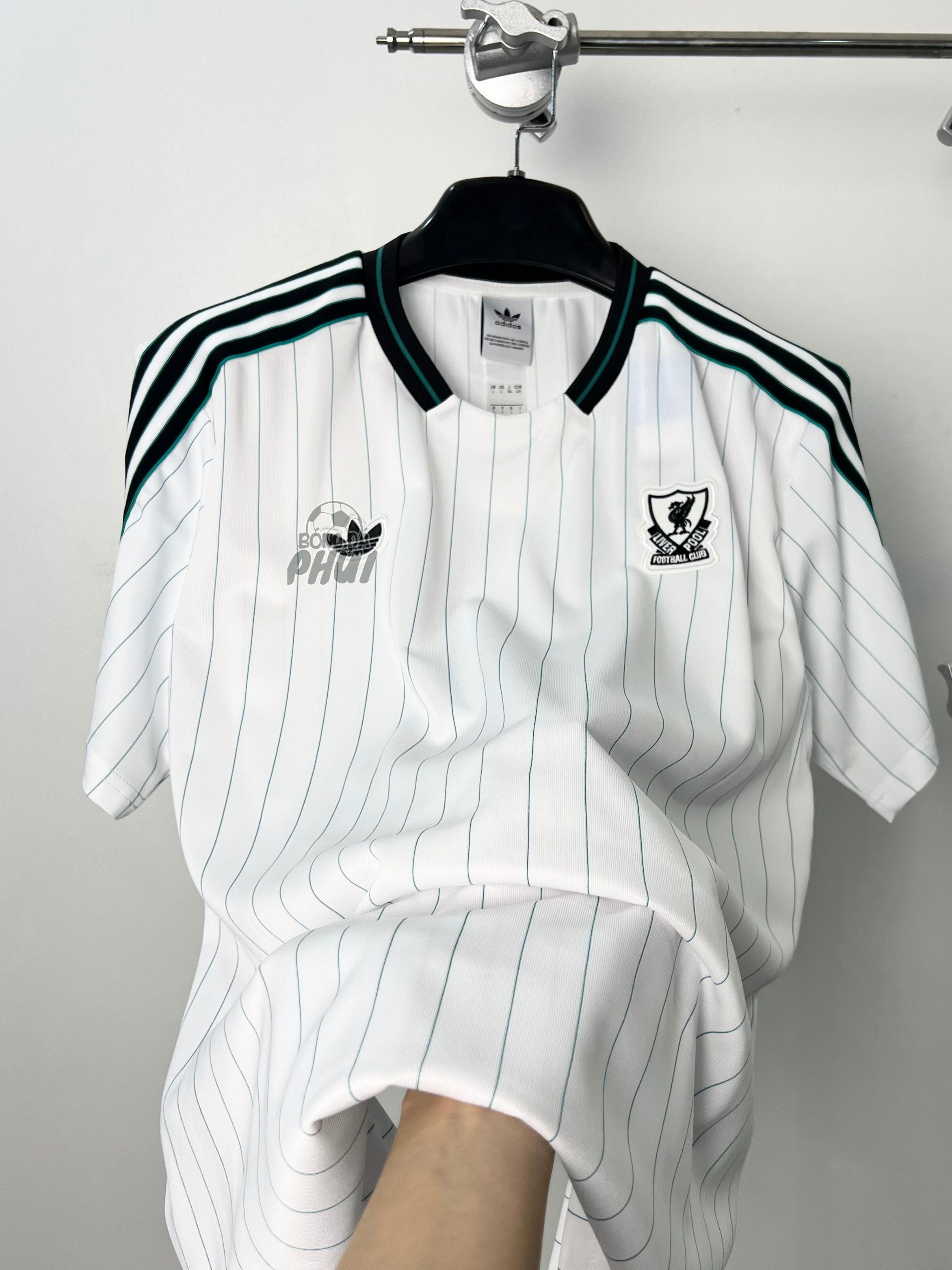 ÁO LIVER TR TRẮNG 2025