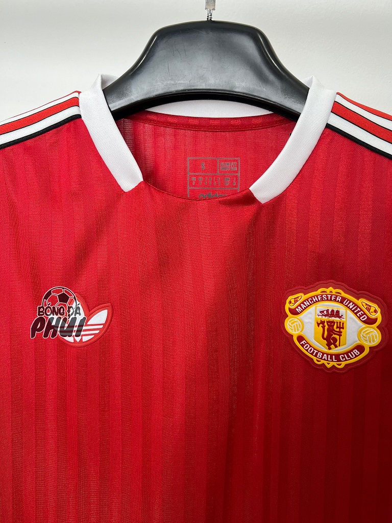 ÁO MU TR ĐỎ 2025