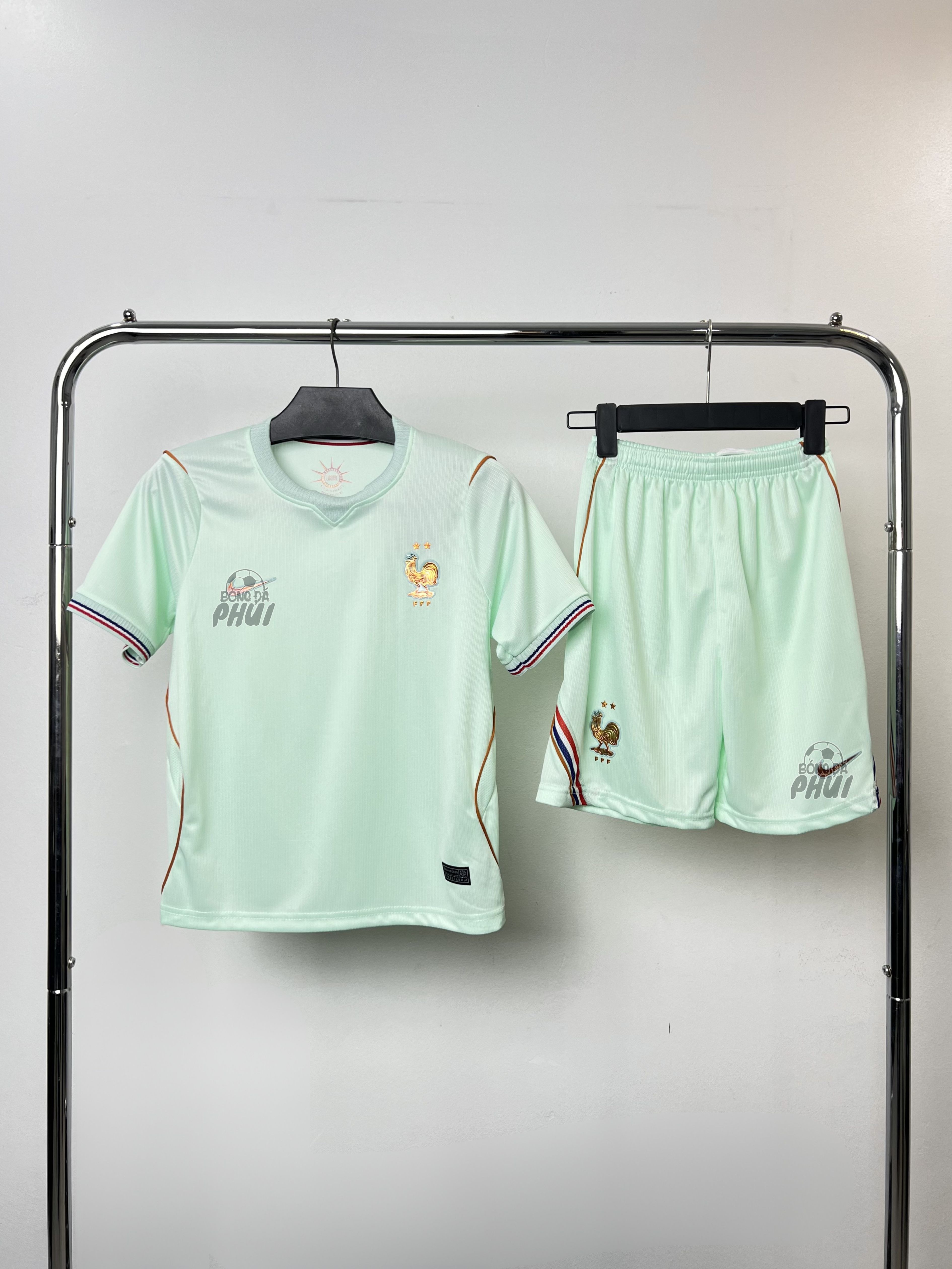BỘ TE PHÁP XANH NGỌC WC 2026
